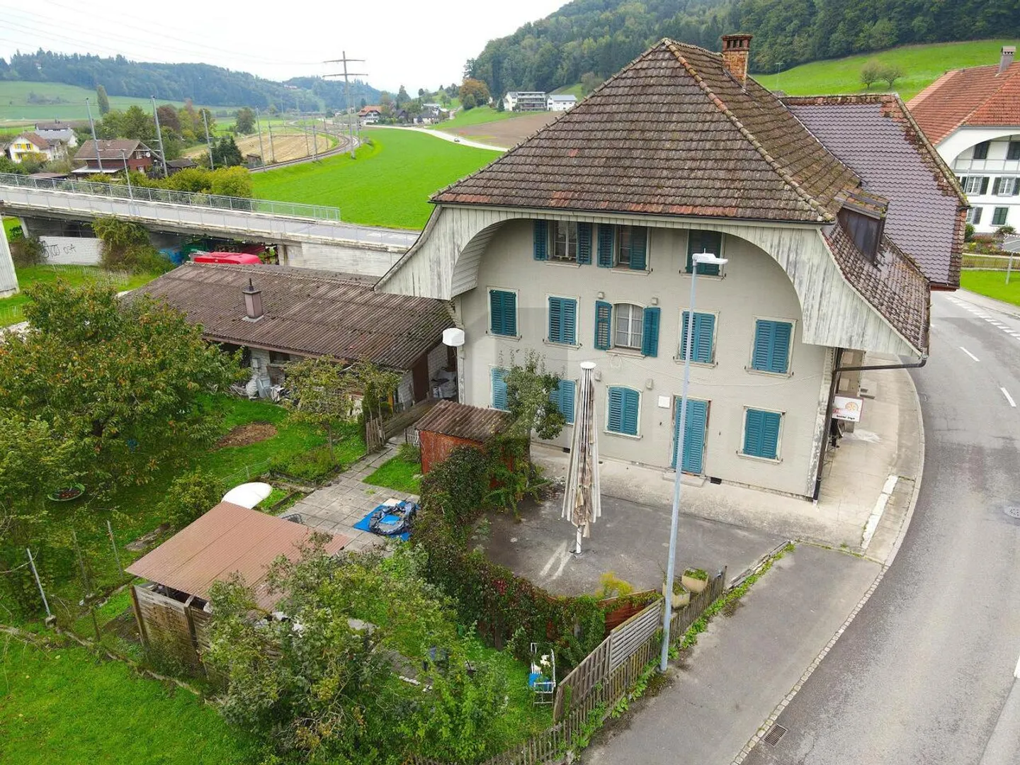 YIELD WITH GREAT POTENTIAL AND CHARACTER - Photo 1 of 6