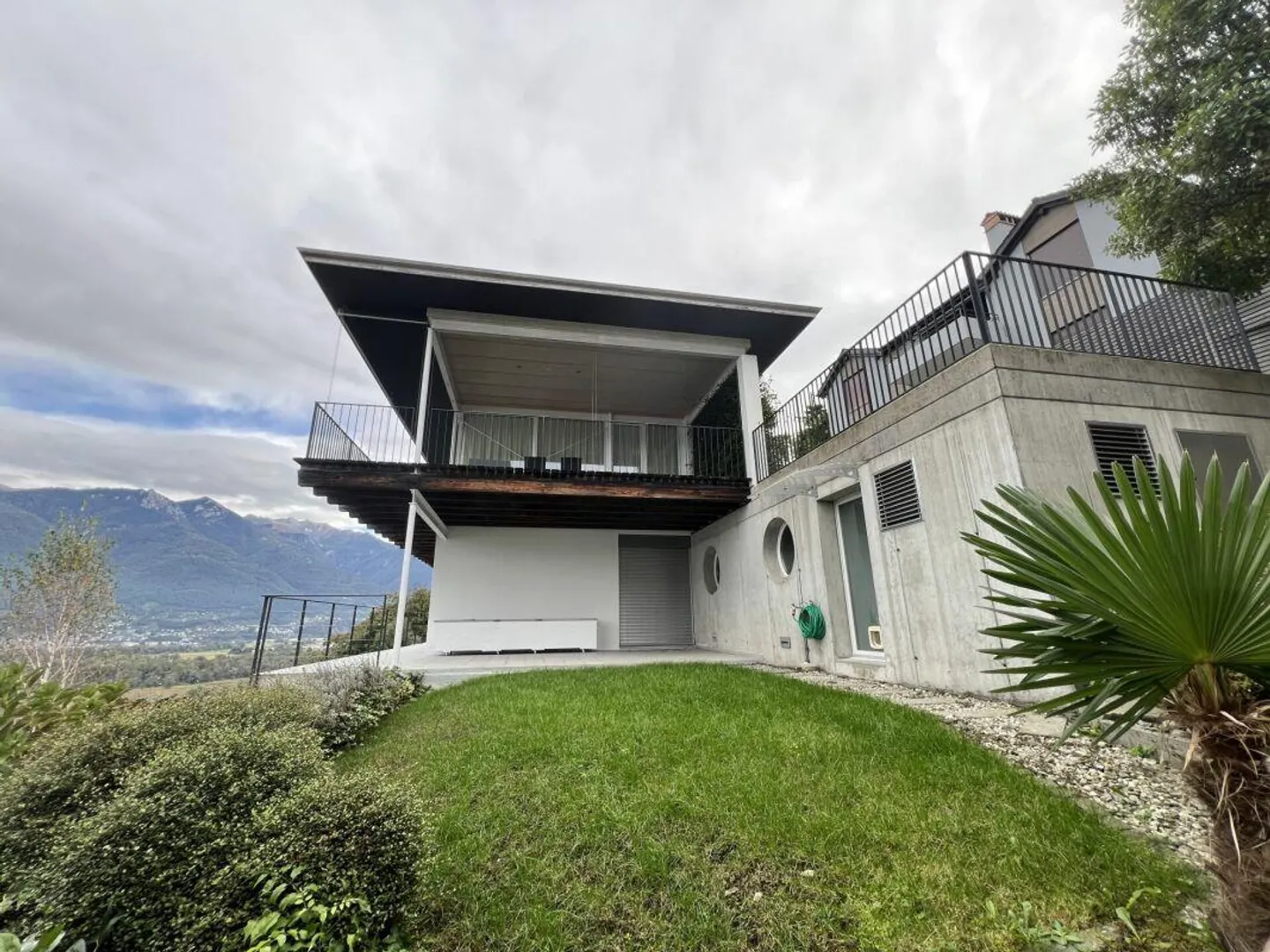 Belle maison individuelle de 5,5 pièces avec terrasse, jardin et beau... - Photo 2 sur 20