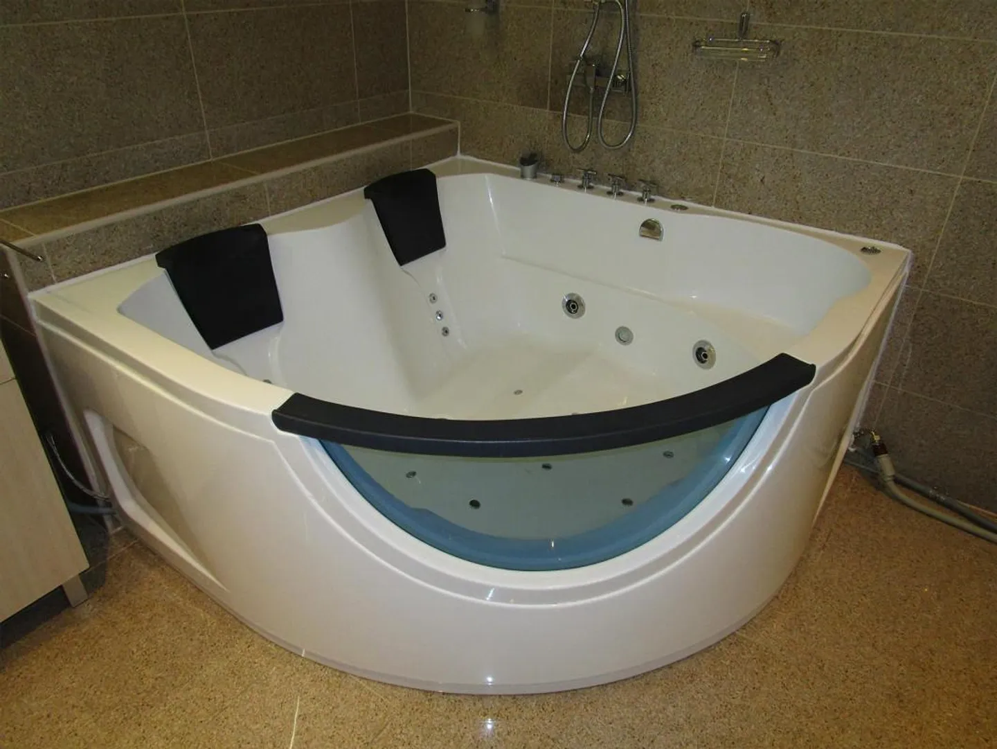 Großes, renoviertes Zimmer in einer Wohngemeinschaft für Akademiker - erstklassige Lage - Foto 10 von 12