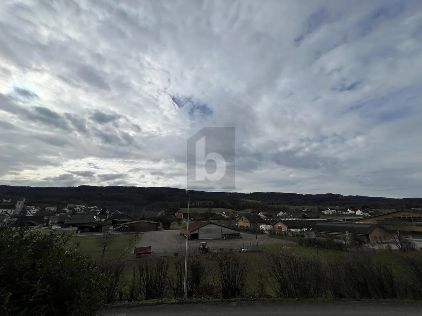 APPARTAMENTO PRATICO E LUMINOSO A CHEVENEZ - Foto 1 di 6