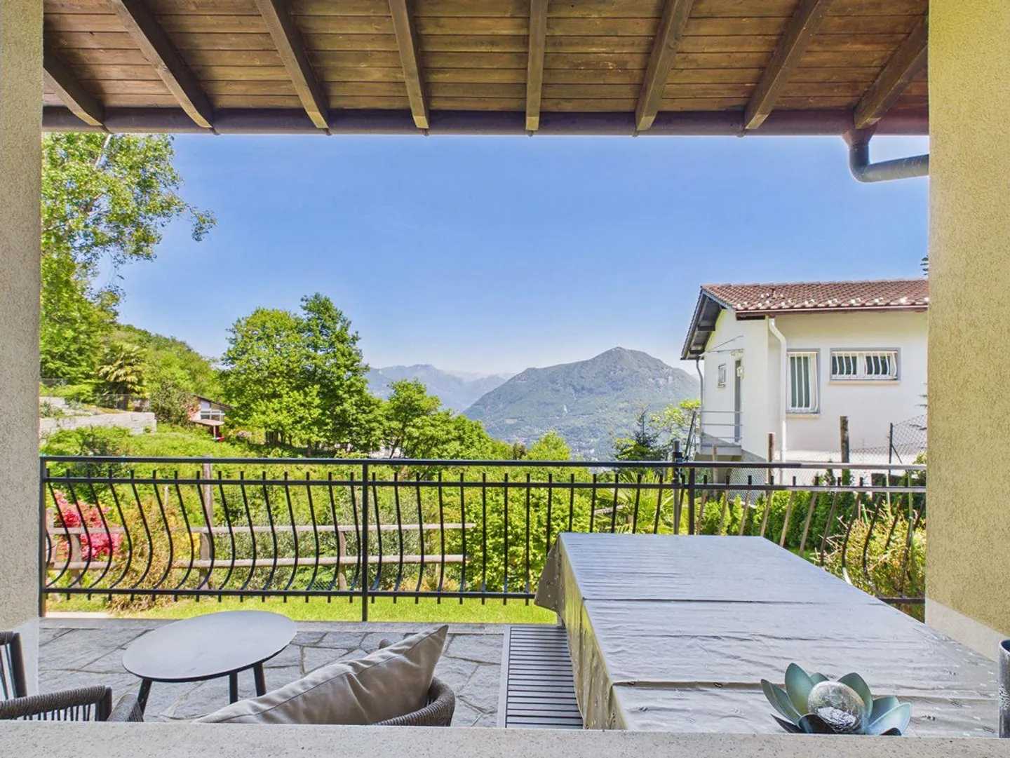 Paradiso vacanziero da sogno con giardino soleggiato - Foto 3 di 13