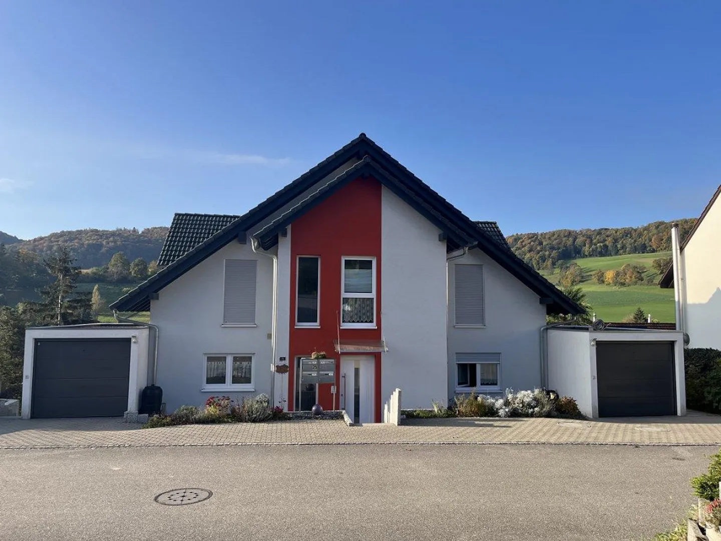 Attractive ground floor apartment with terrace, garden and panoramic view - Photo 1 of 13