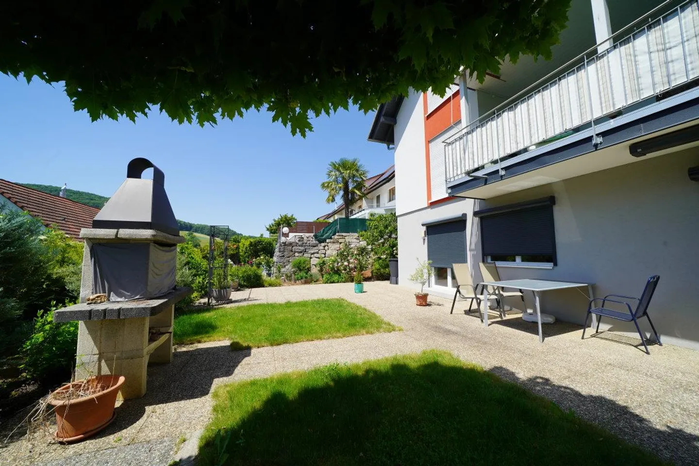 Attractive ground floor apartment with terrace, garden and panoramic view - Photo 2 of 13