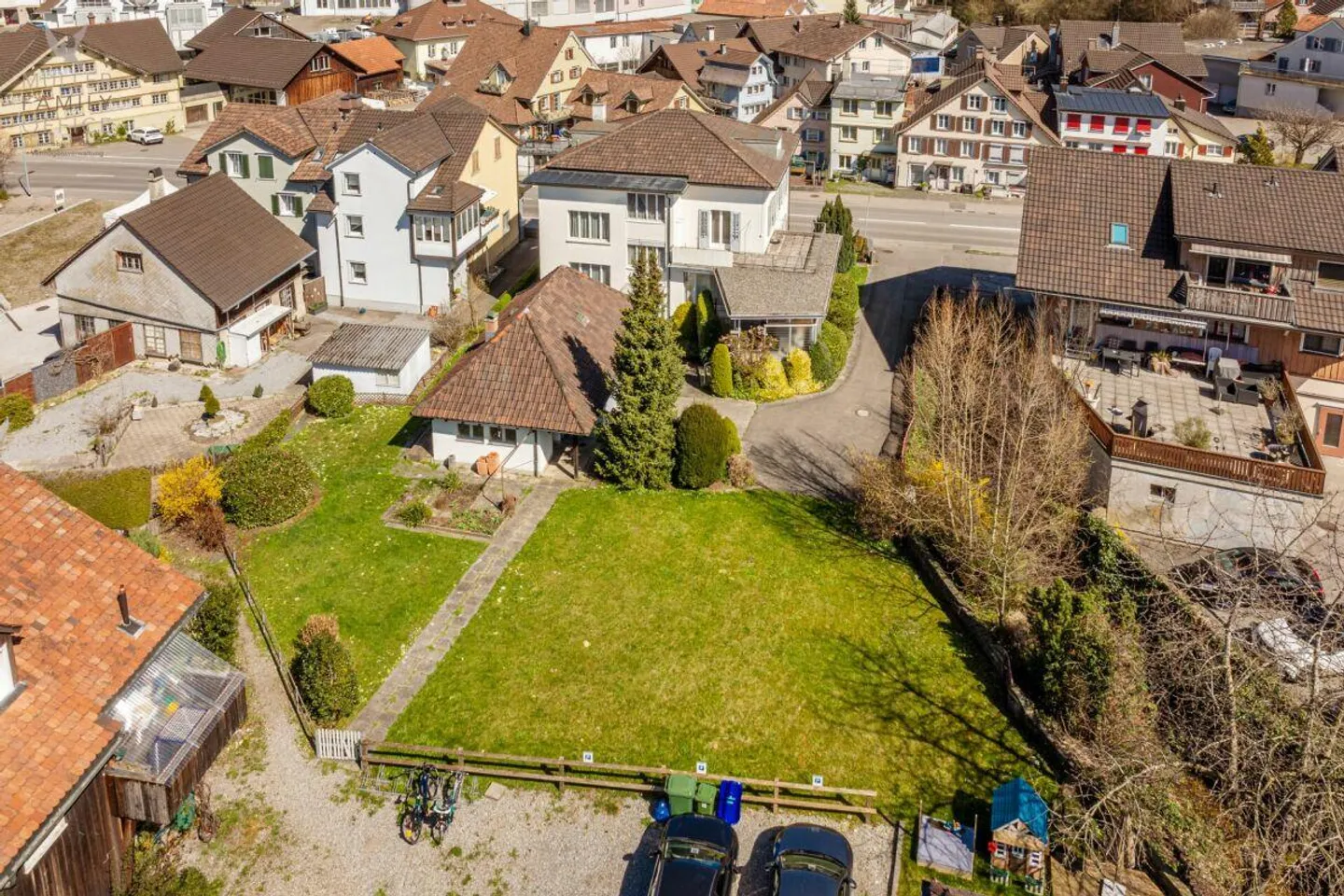 Il fascino senza tempo incontra nuove opportunità - Villa storica nel cuore di Flawil - Foto 2 di 12