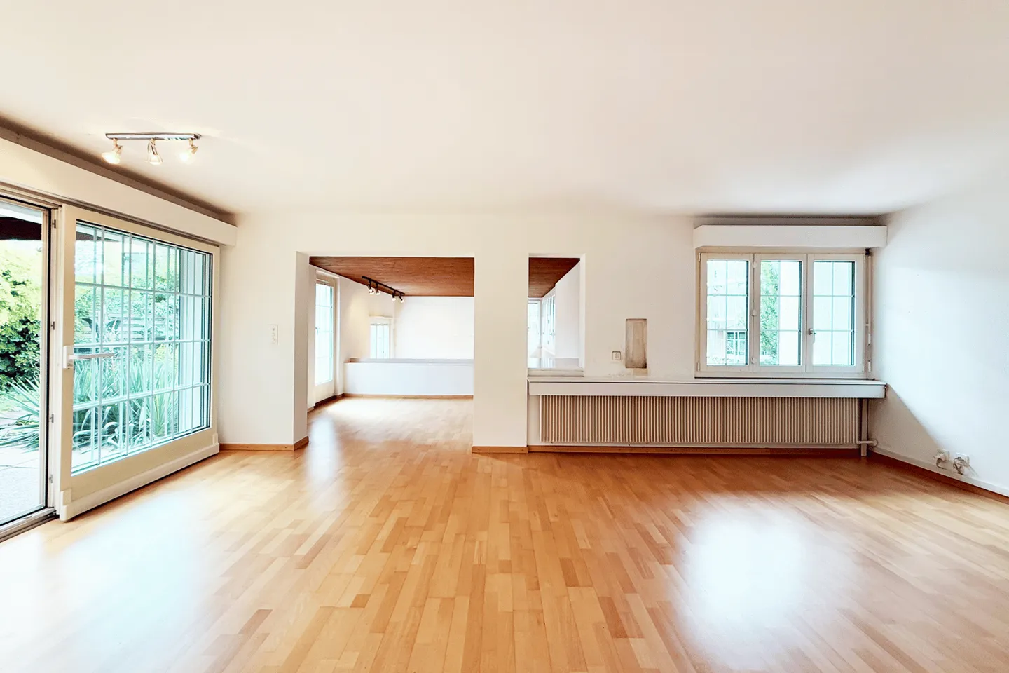 Maison individuelle spacieuse avec jardin dans un quartier résidentiel calme à Therwil - Photo 1 sur 10