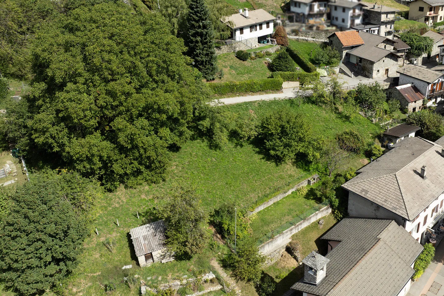 Terrain approuvé pour deux maisons - Photo 2 sur 3