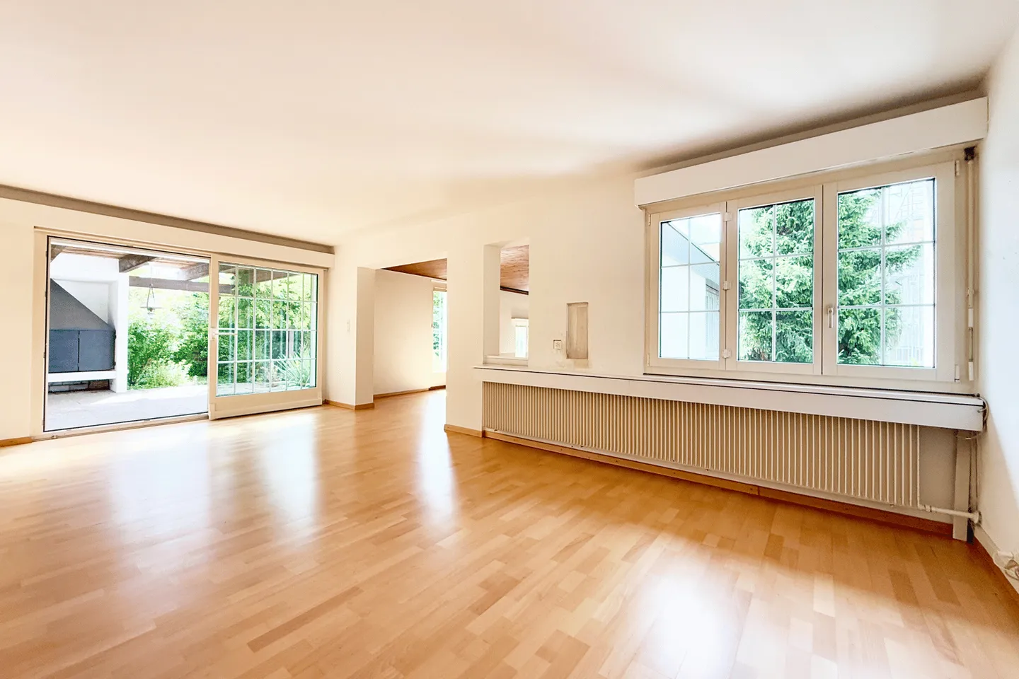 Maison individuelle spacieuse avec jardin dans un quartier résidentiel calme à Therwil - Photo 4 sur 10