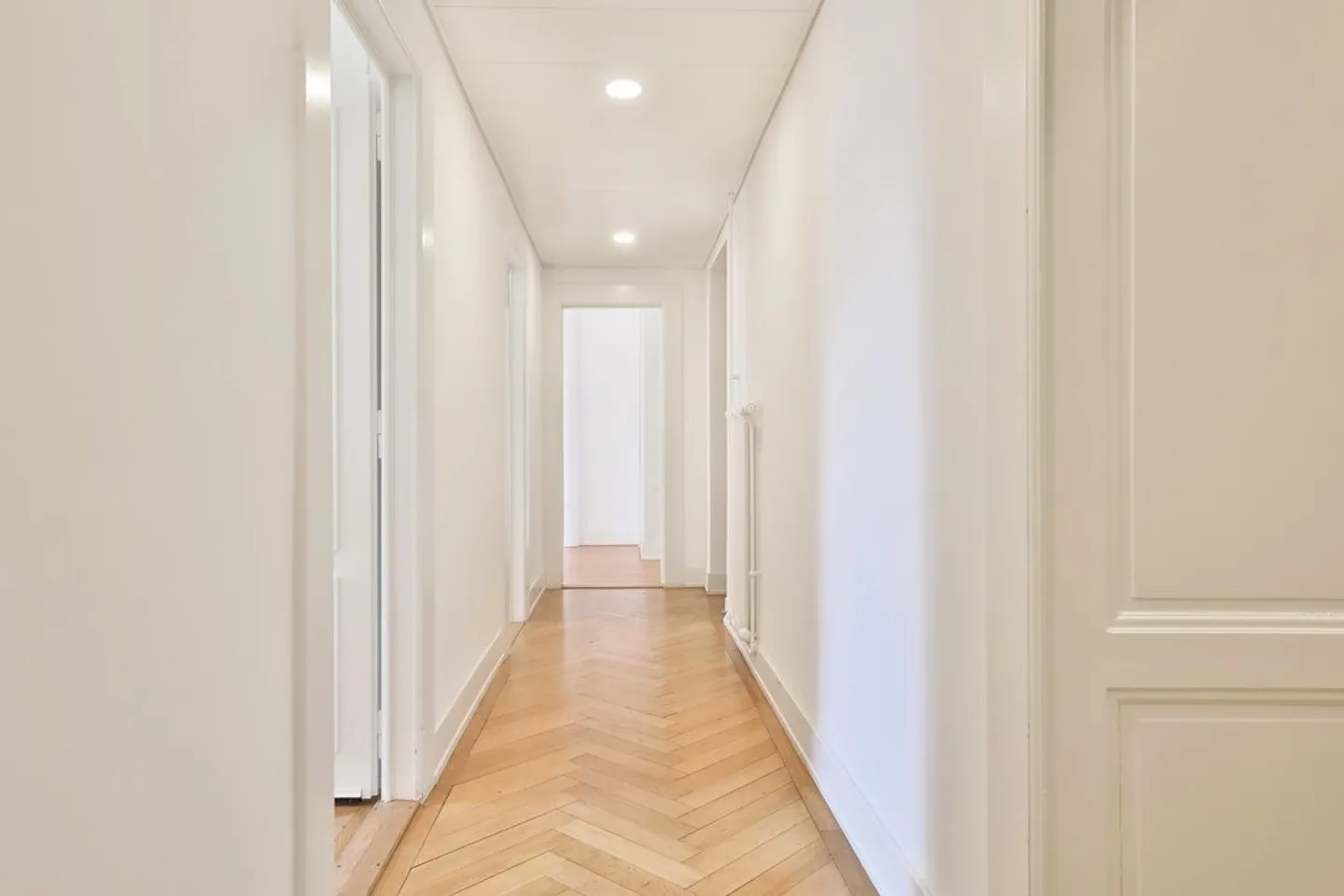 Magnificent offices in the city center - Photo 2 of 7