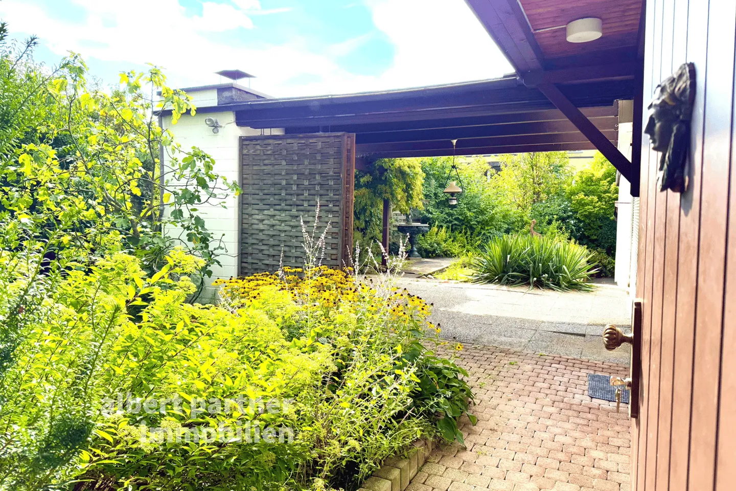 Maison individuelle spacieuse avec jardin dans un quartier résidentiel calme à Therwil - Photo 5 sur 10