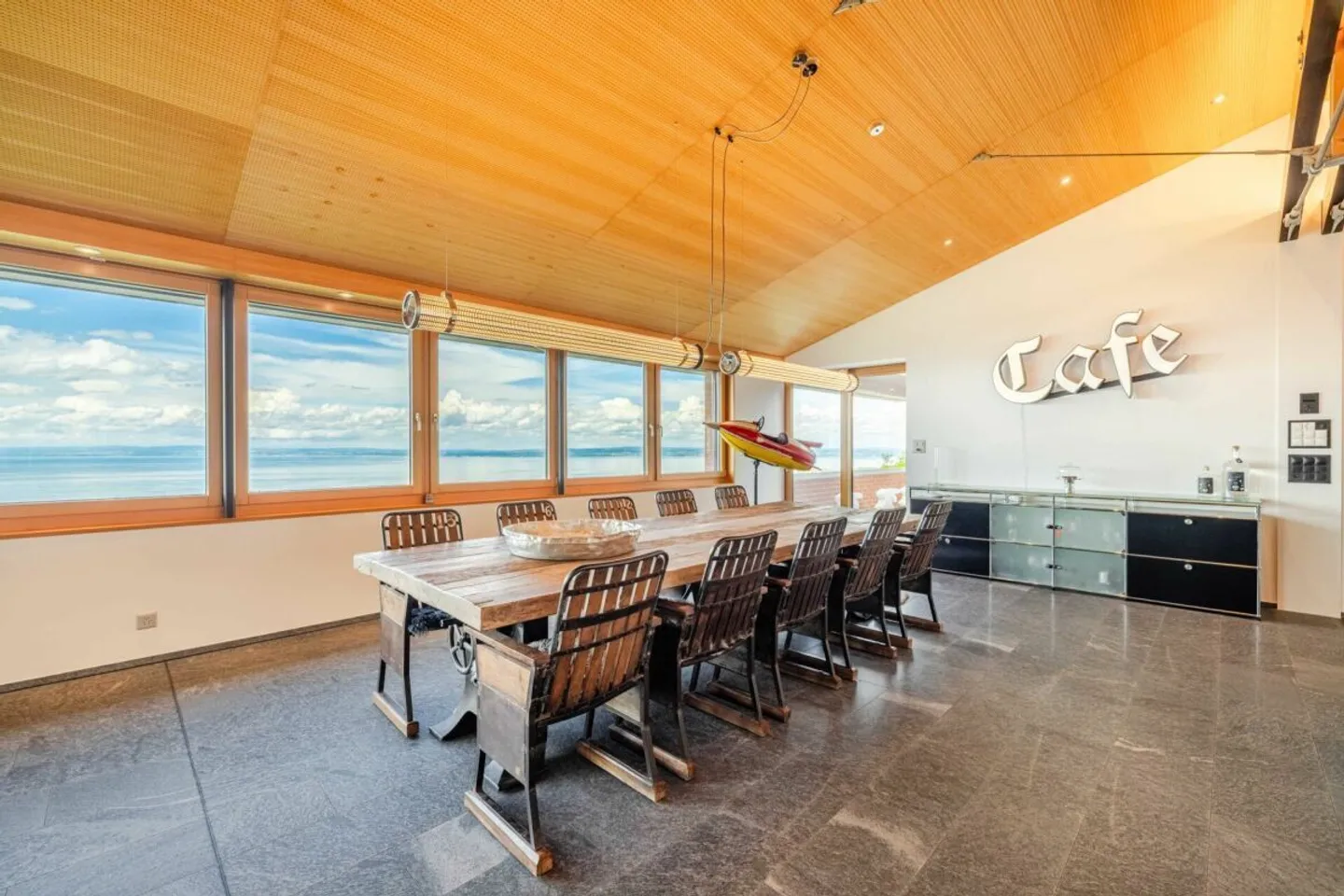 Premium Single-Family Home with Panoramic Lake View and Exceptional Plot Size - Photo 15 of 25