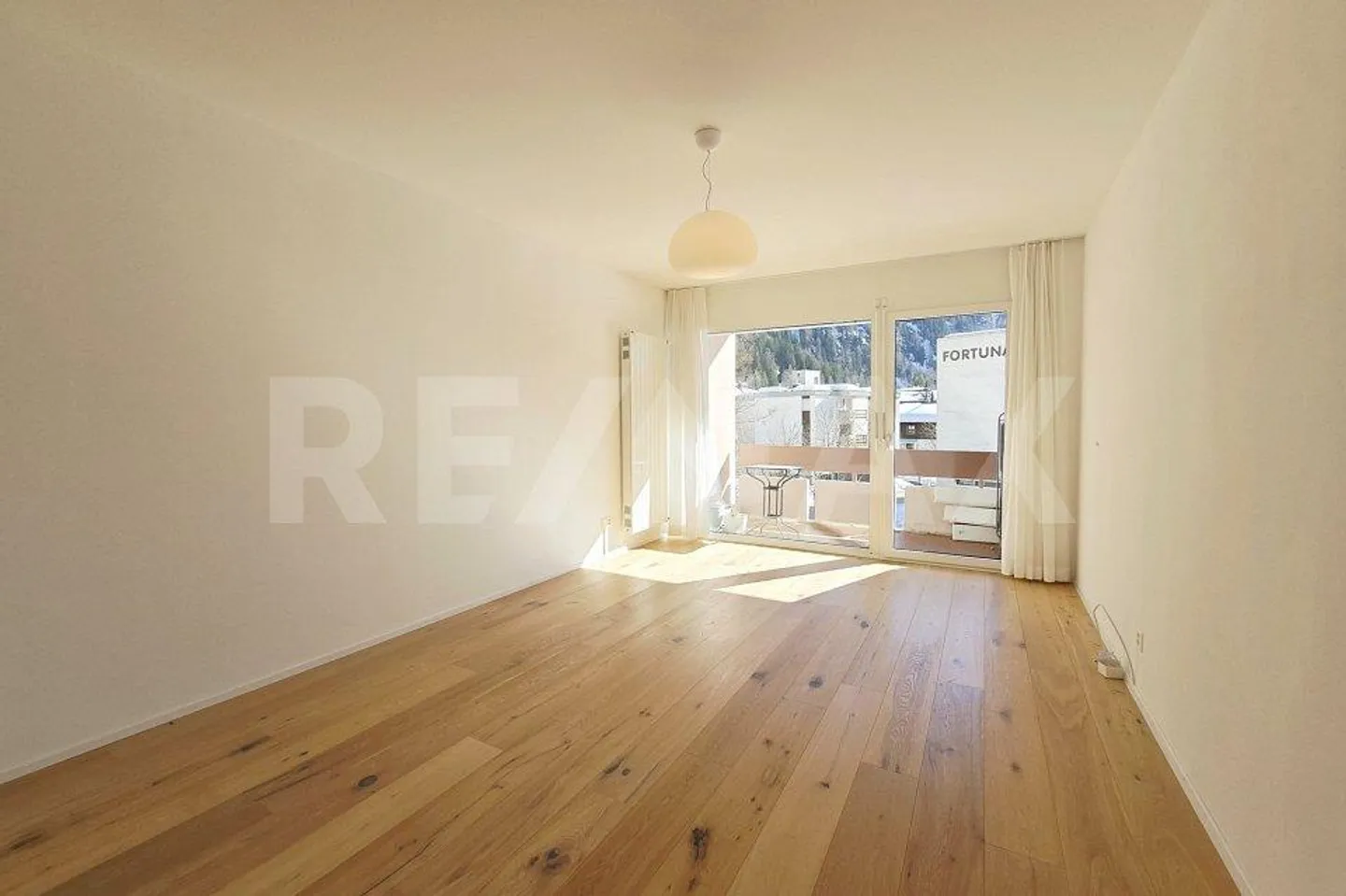 Cozy 2.5-room apartment with balcony in the center - quiet, sunny and... - Photo 10 of 13