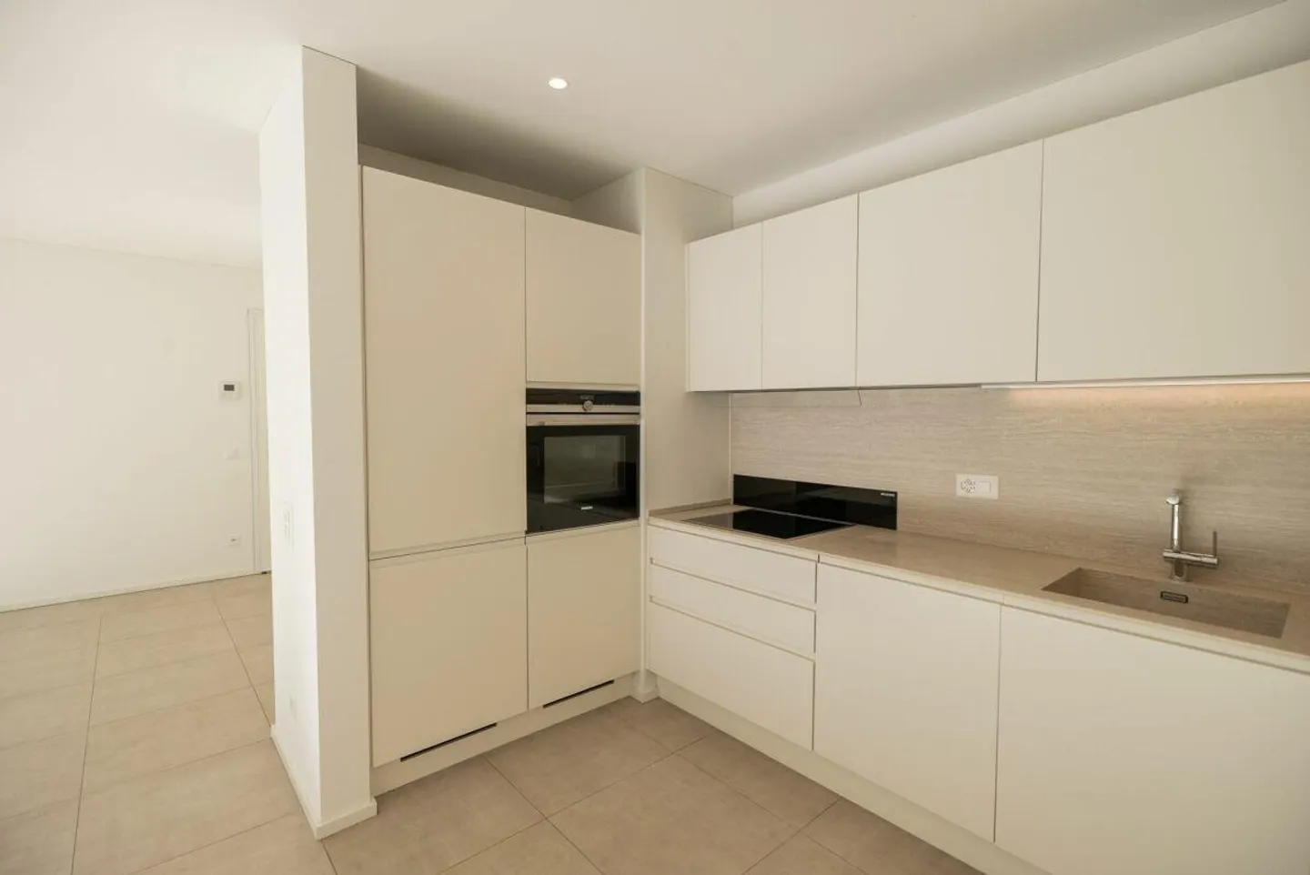 Appartamento moderno con terrazza - Foto 10 di 22
