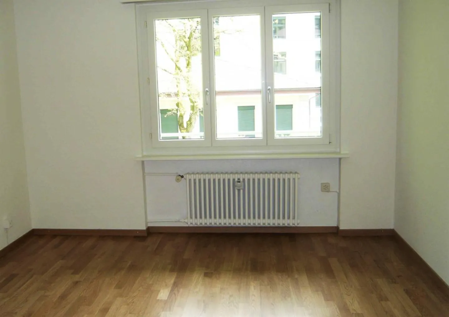 Sunny and quiet residential area at the foot of Pilatus - Photo 4 of 6