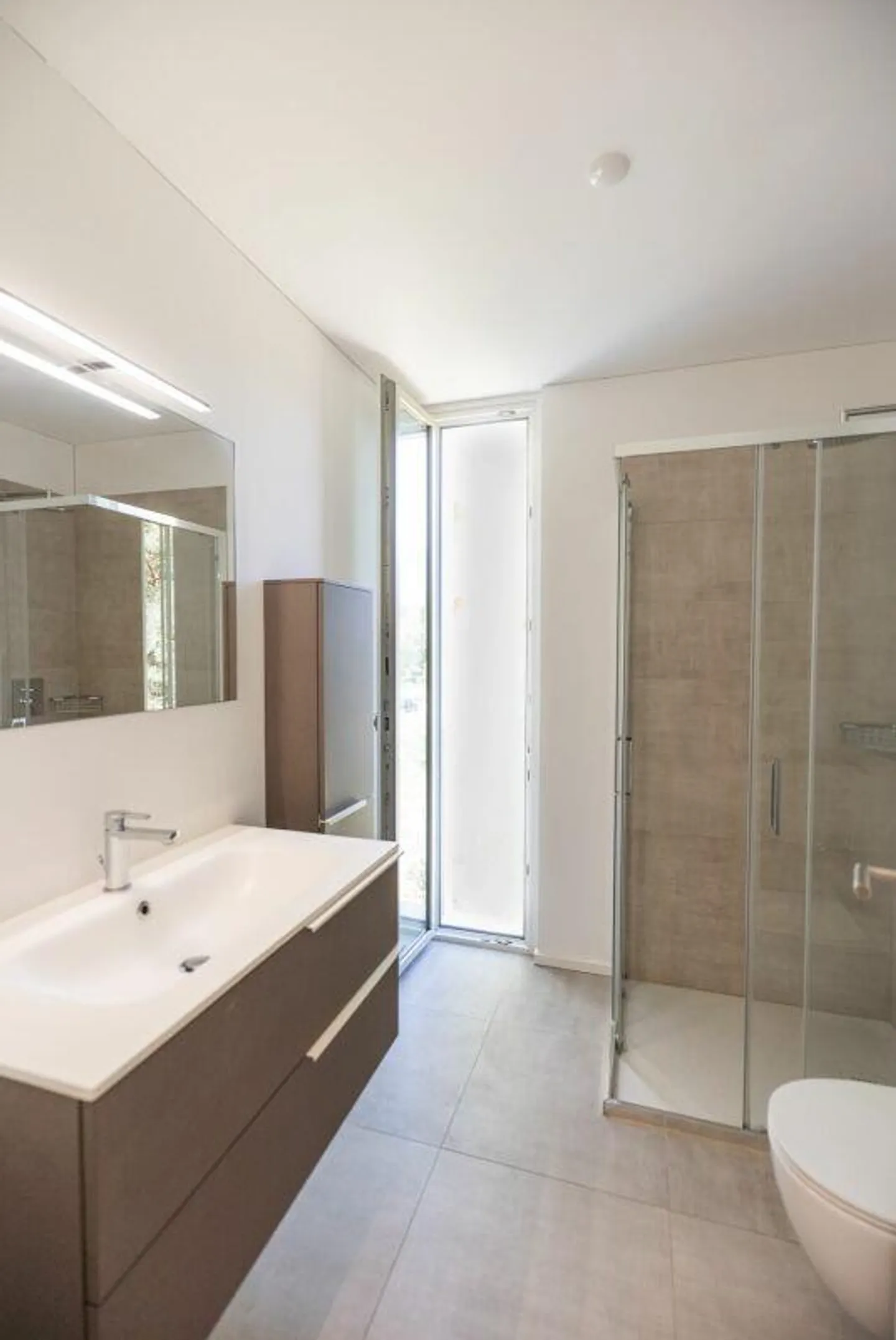 Appartamento moderno con terrazza - Foto 17 di 22