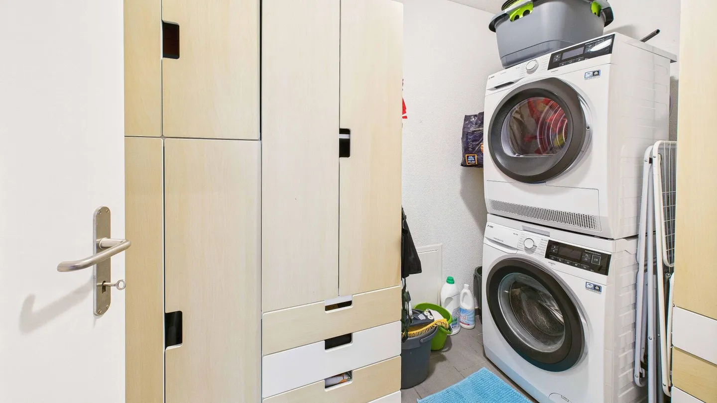 Appartement spacieux de 4,5 pièces avec balcon et agencement flexible des pièces - Photo 9 sur 12