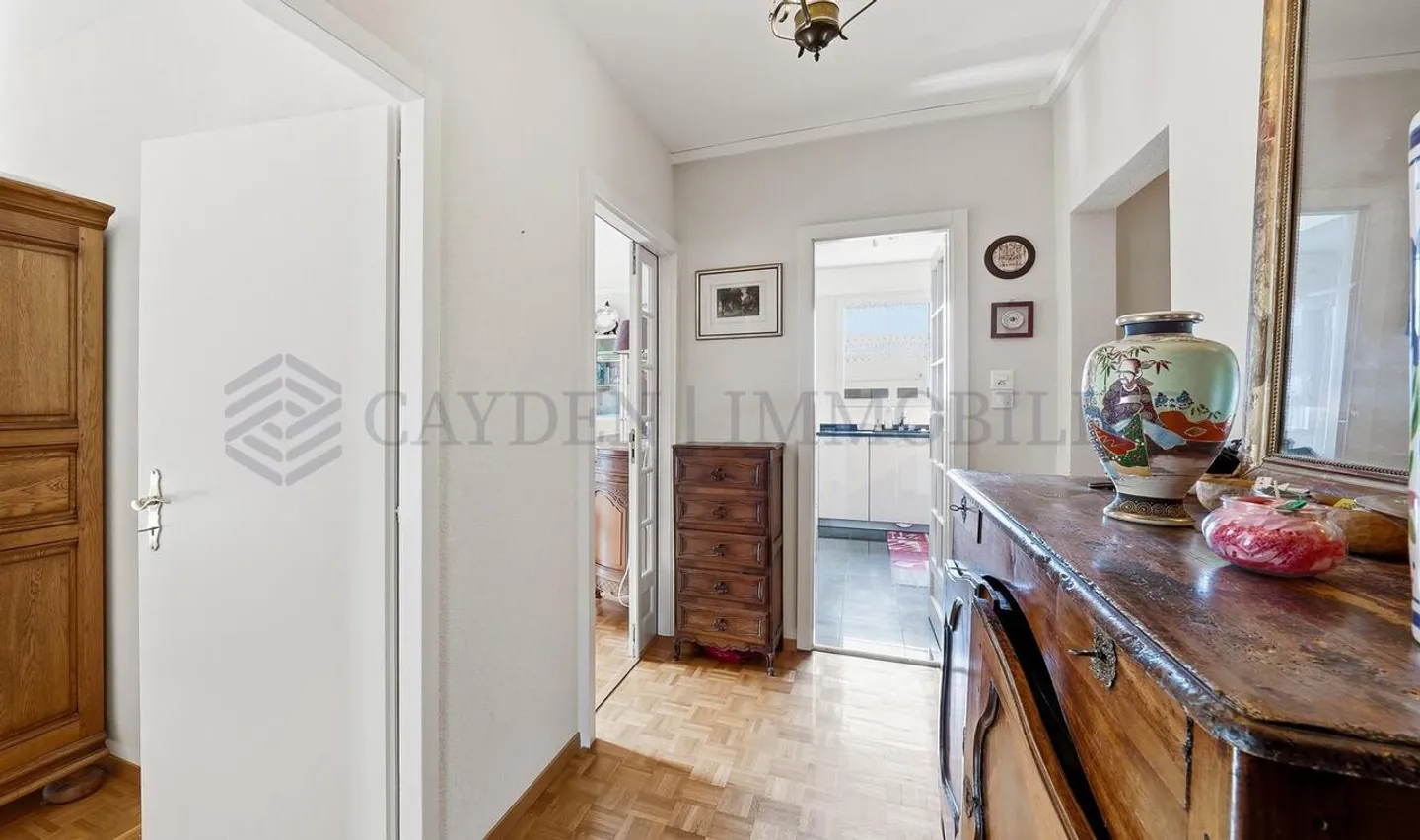 Sehr angenehme 5-Zimmer-Wohnung mit freiem Blick - Foto 3 von 9