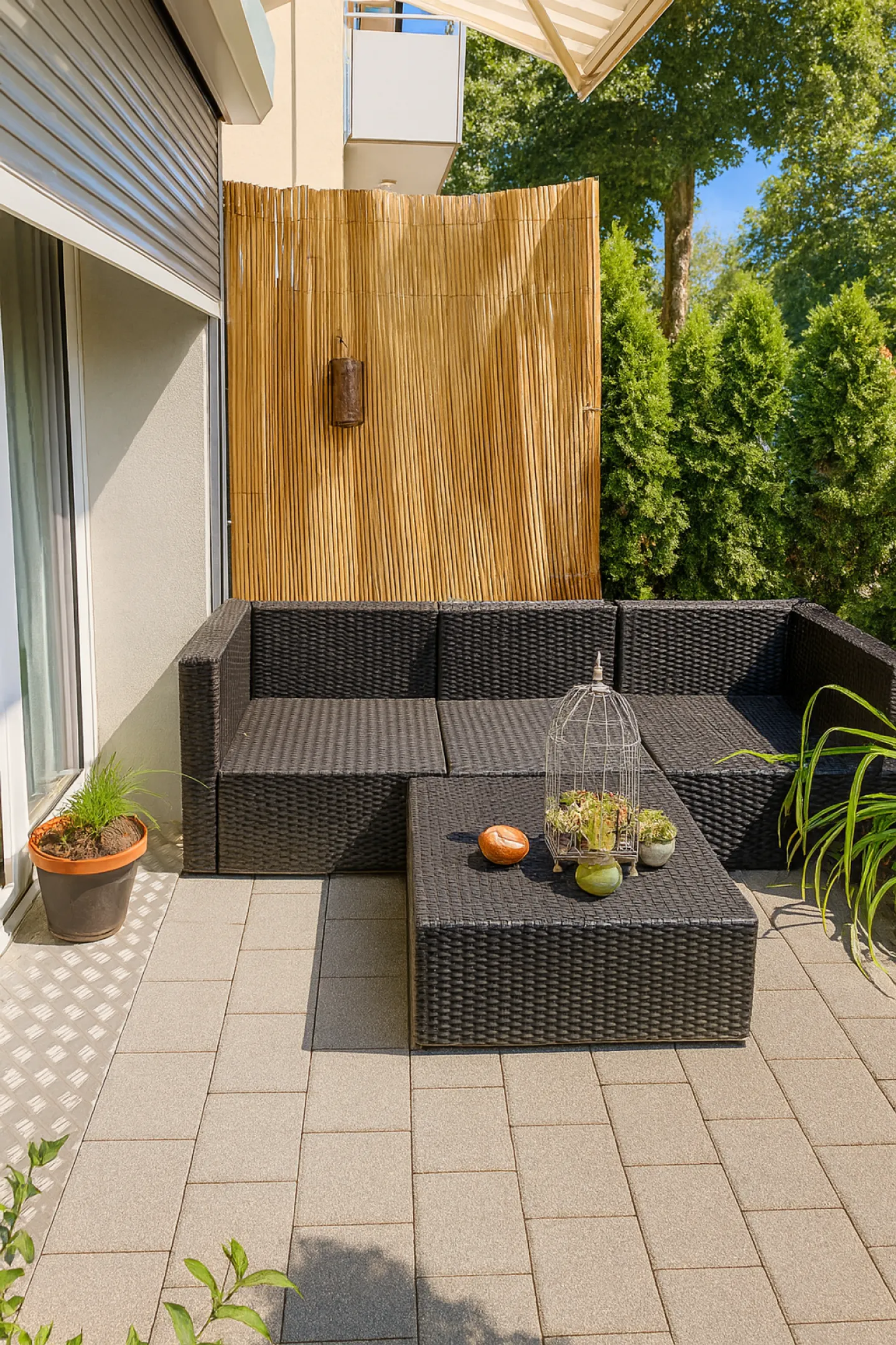 Terrasse ensoleillée dans un quartier calme - Photo 1 sur 6