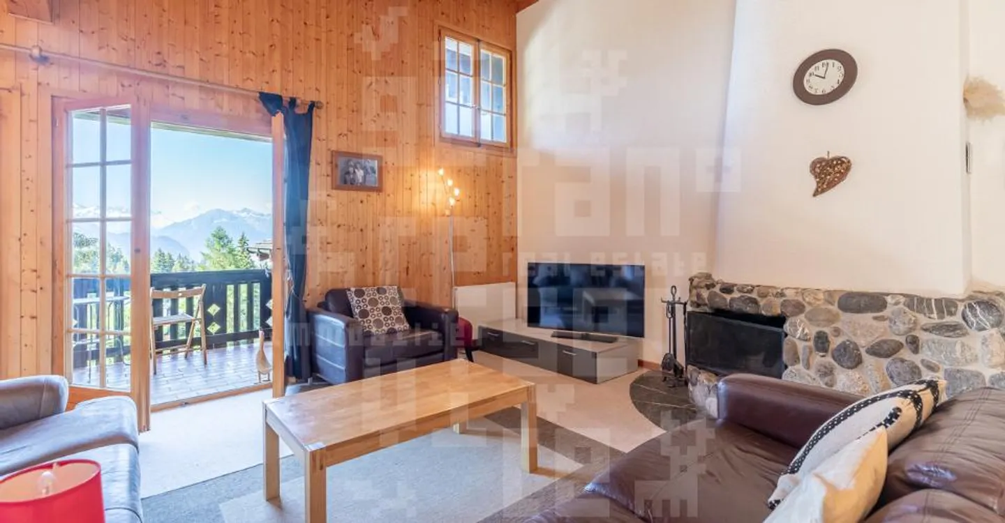 Appartement sous les toits - Photo 3 sur 12