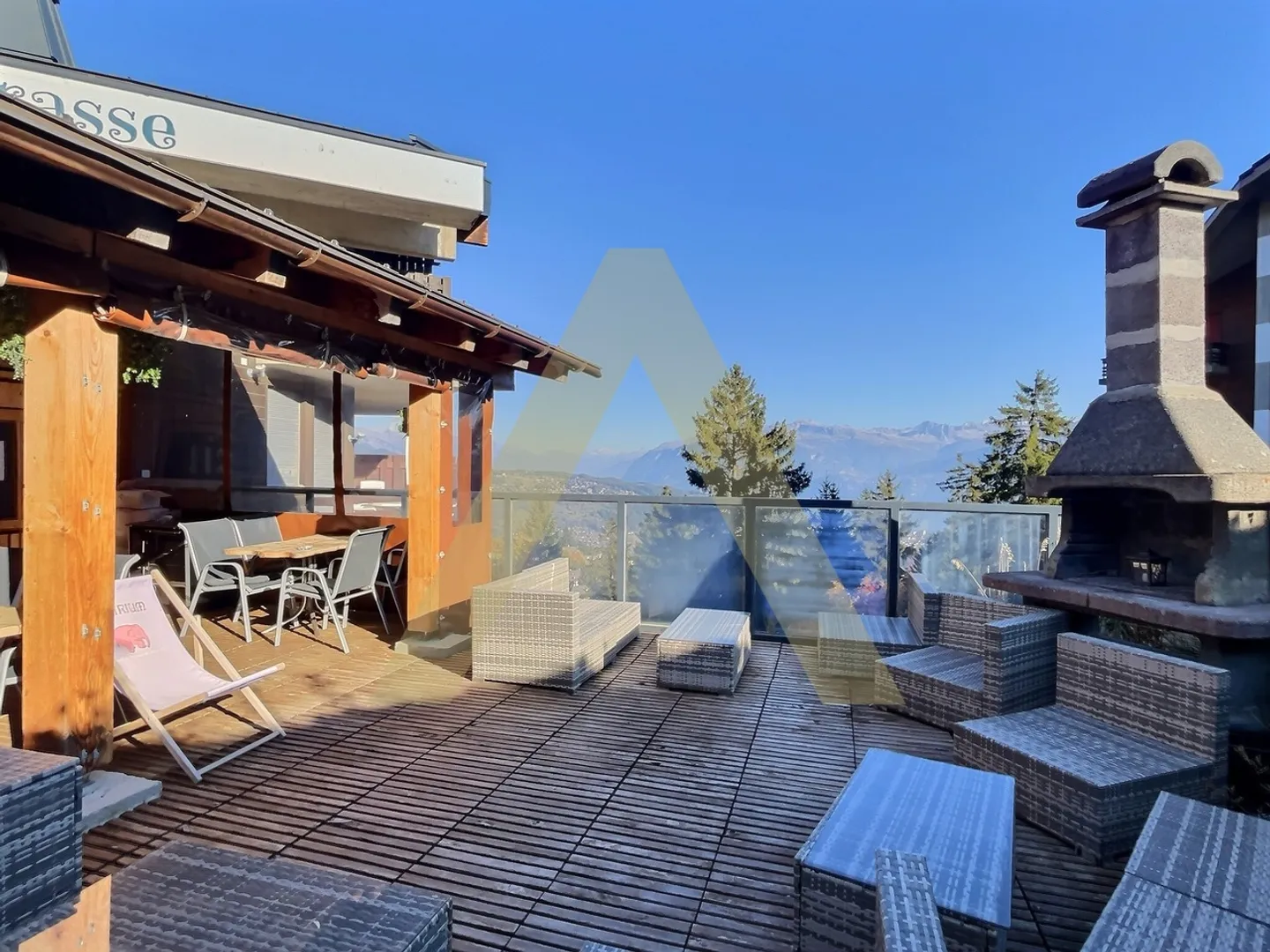 Restaurant au coeur du village d'Anzère - Photo 1 sur 5