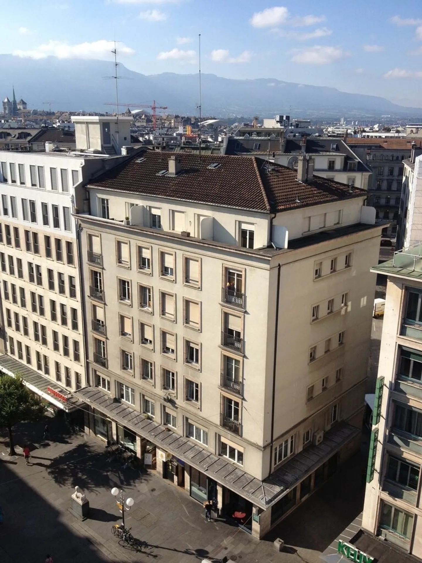 Cessione di locazione / Ufficio situato all'uscita delle gallerie della stazione Cornavin - Foto 1 di 12