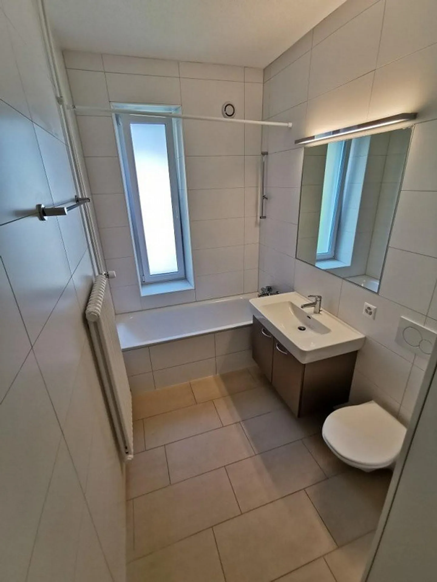 Renovated old-style apartment in Art Nouveau building - Photo 3 of 10