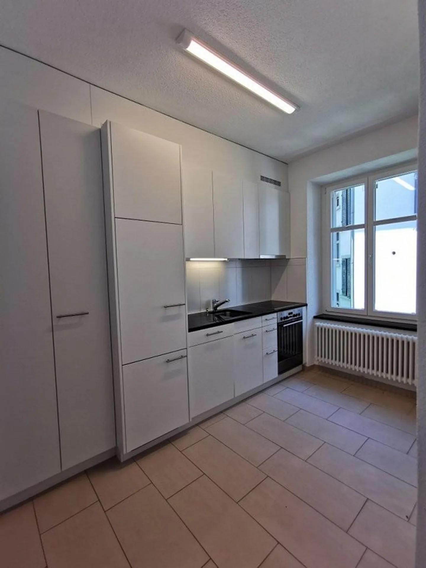 Renovated old-style apartment in Art Nouveau building - Photo 2 of 10