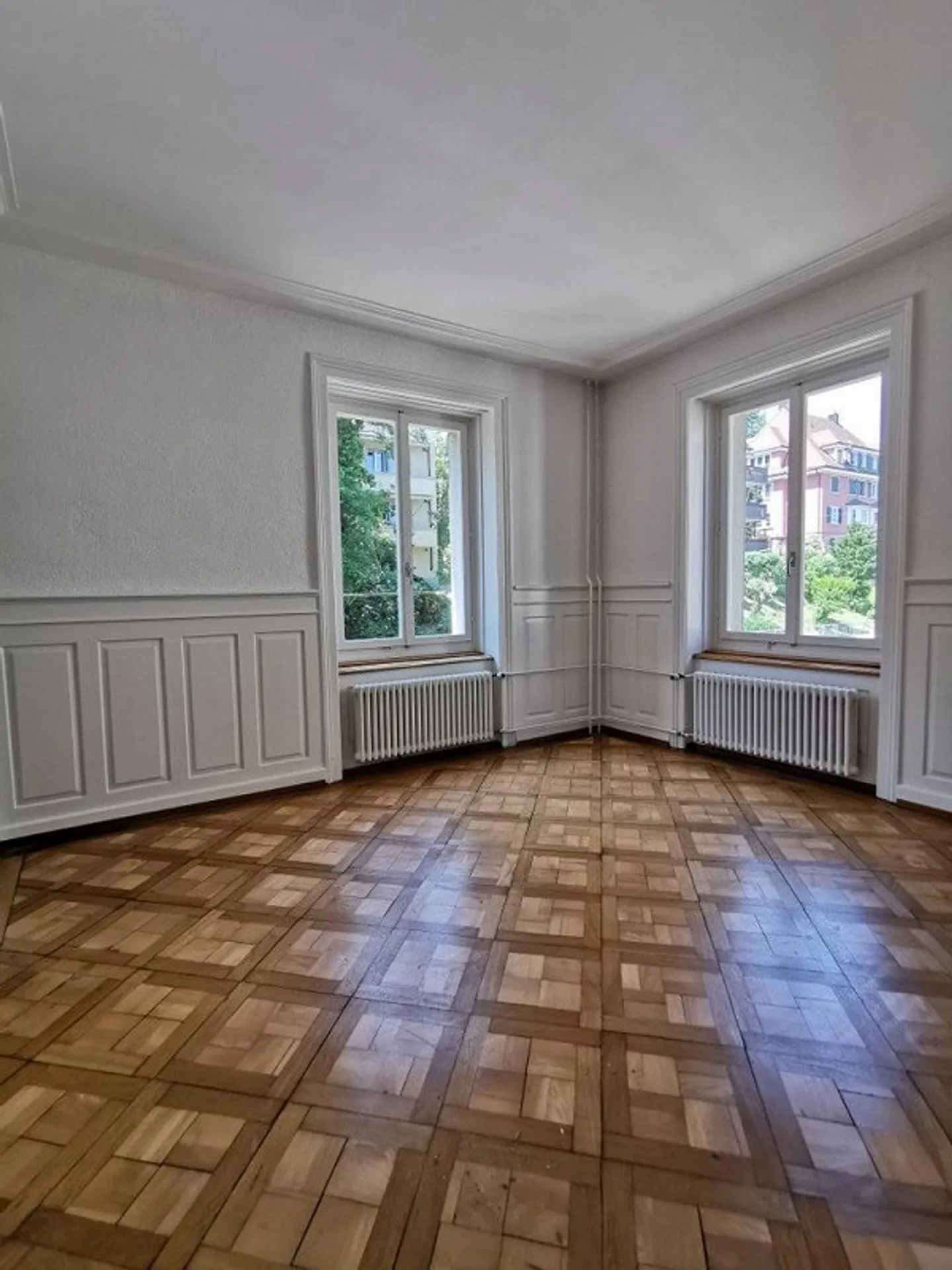 Renovated old-style apartment in Art Nouveau building - Photo 5 of 10