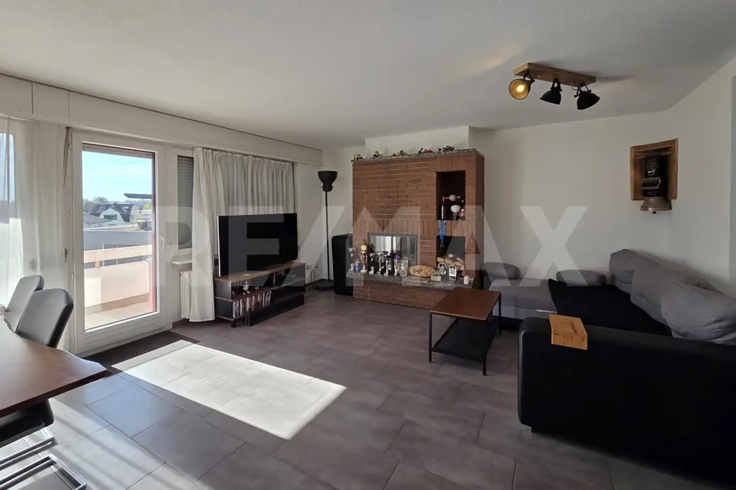 Charming 3.5-Room Apartment - Photo 2 of 10