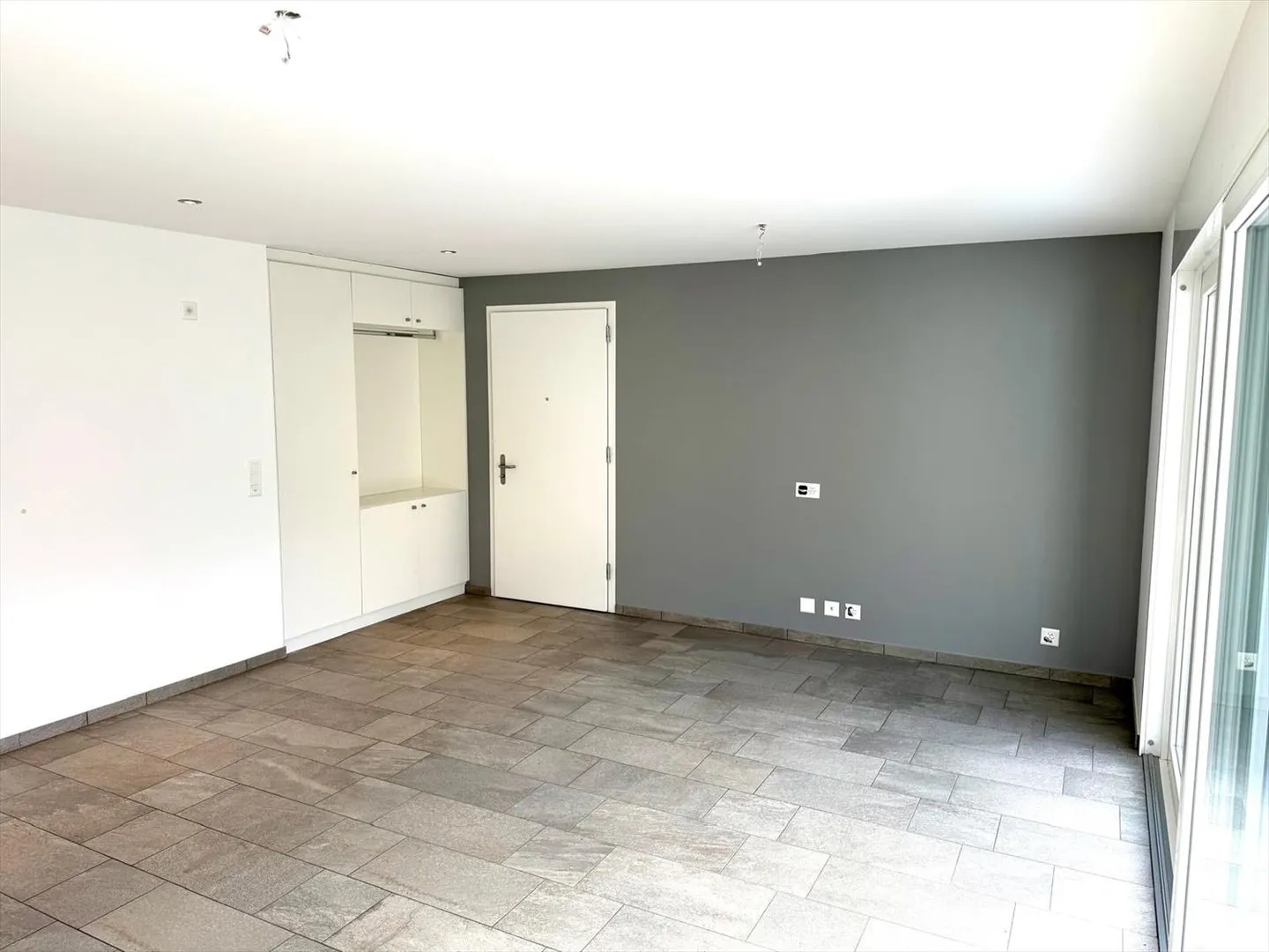 Appartement 2.5 pièces avec dressing, terrasse et jardin privatif - Foto 2 di 6