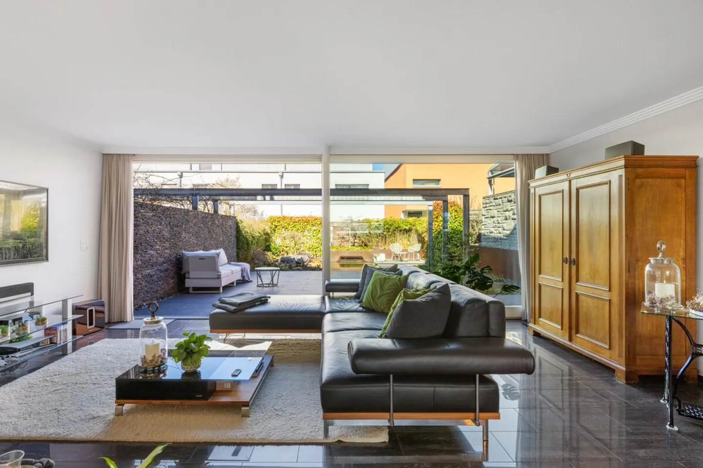Casa a schiera angolare di 5,5 stanze con vista sulle montagne e parziale sul lago a Männedorf - Foto 2 di 7