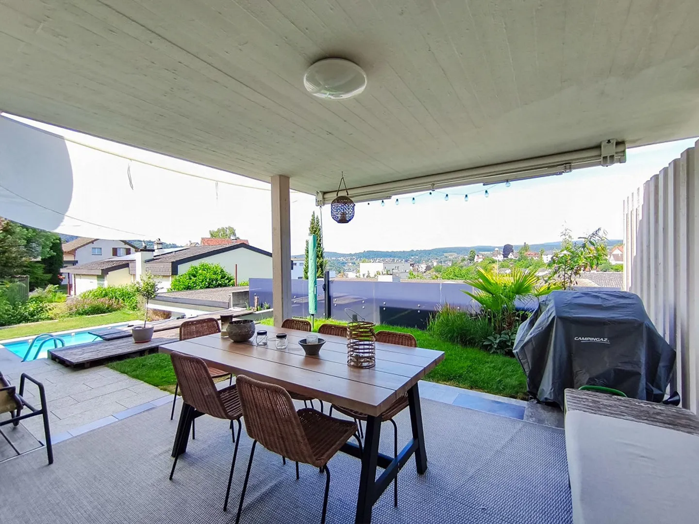 Casa unifamiliare ristrutturata con vista libera sul Reno... - Foto 2 di 13