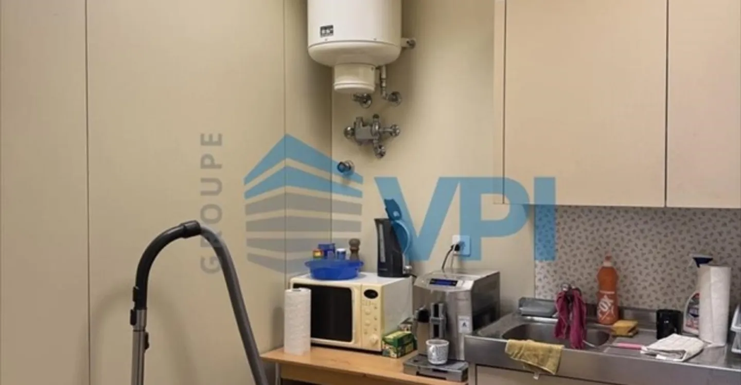 Spazio ufficio in affitto - Foto 2 di 13