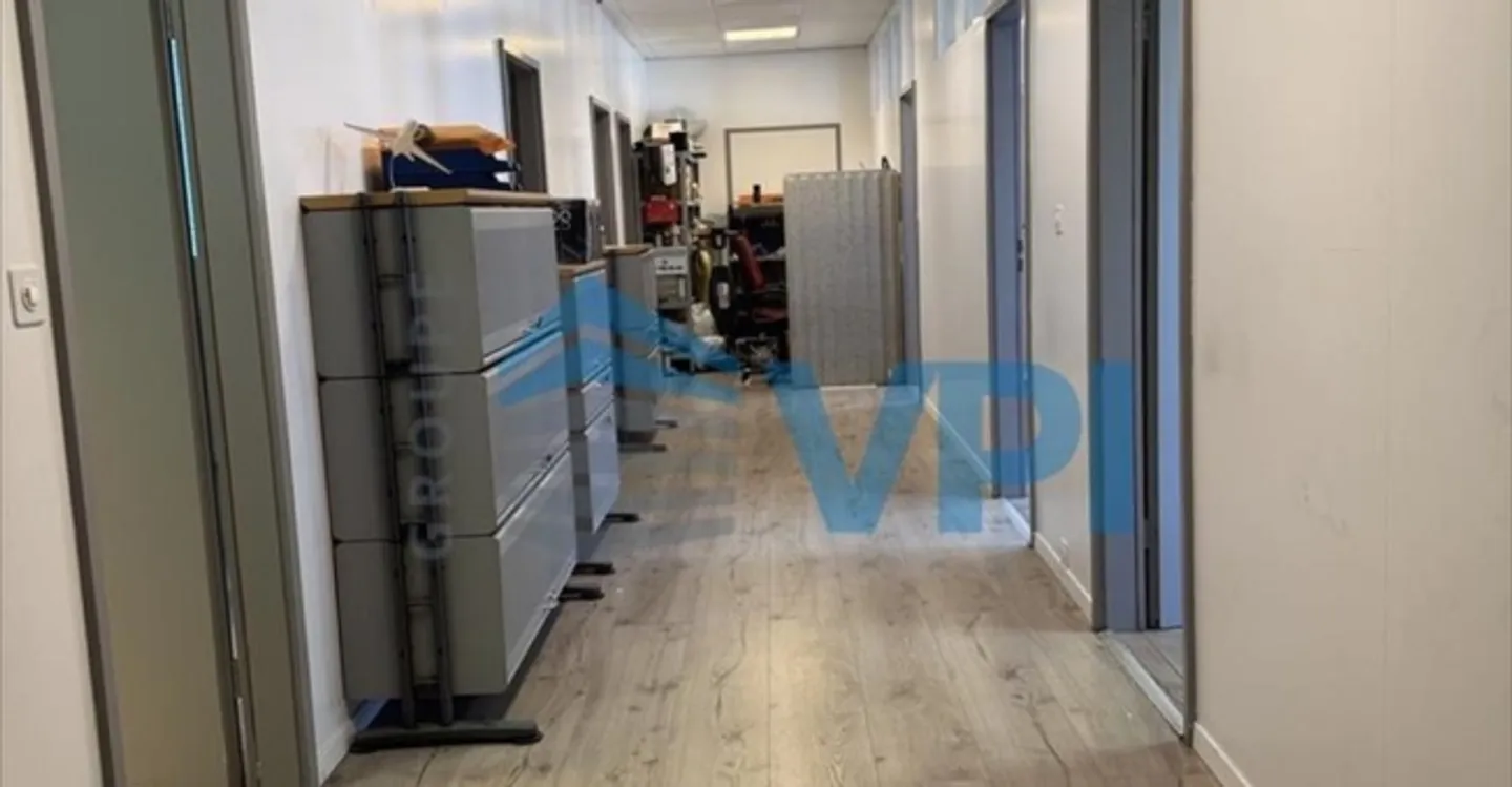 Spazio ufficio in affitto - Foto 4 di 13