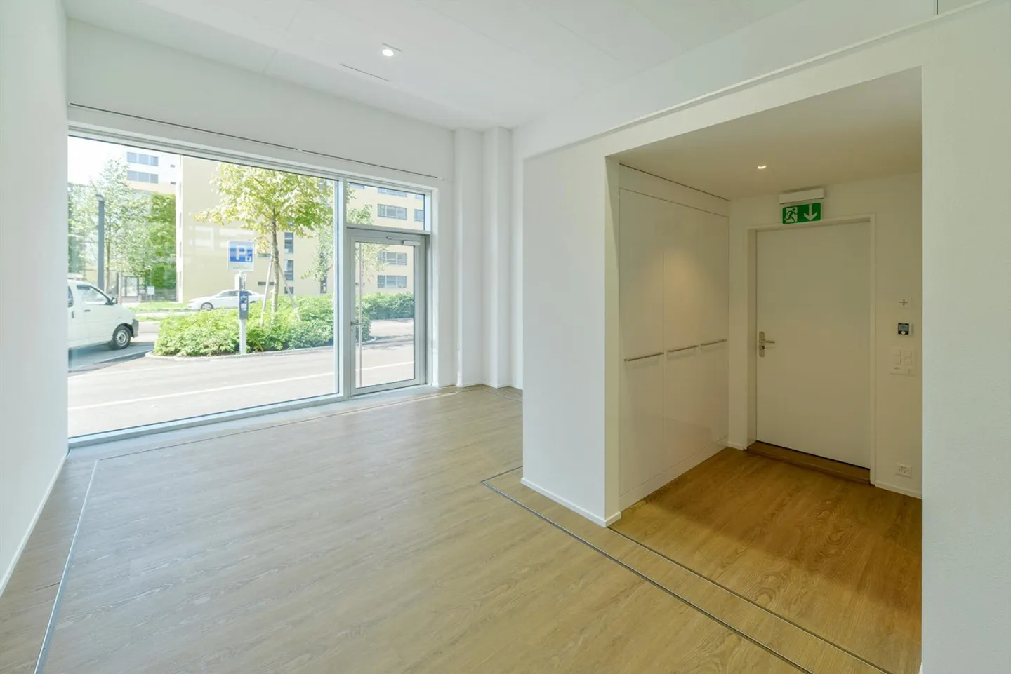 Dienstleistungsfläche an attraktiver Lage - Foto 2 von 8