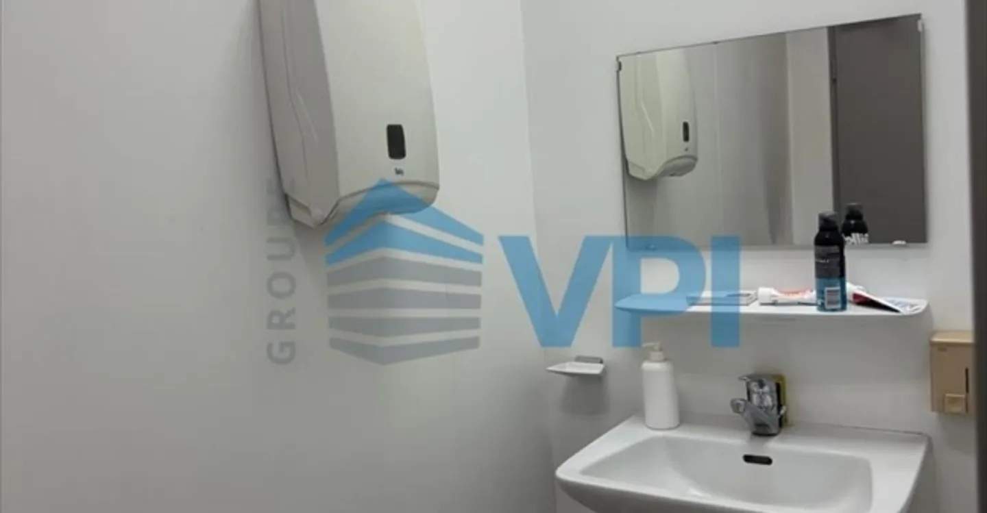 Spazio ufficio in affitto - Foto 8 di 13