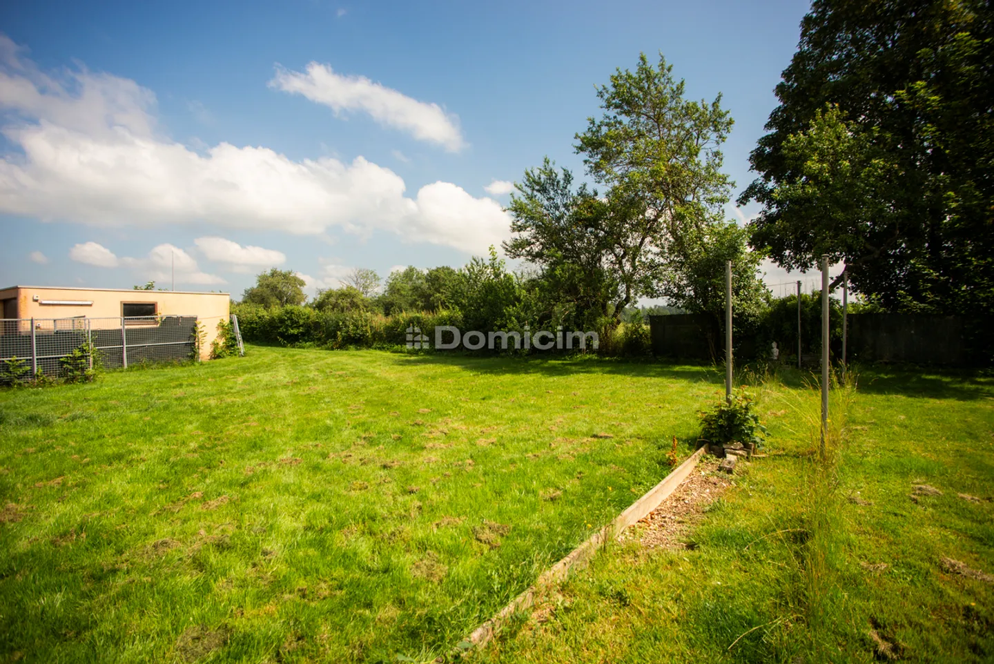 Casa da ristrutturare su grande terreno con garage - Foto 10 di 12