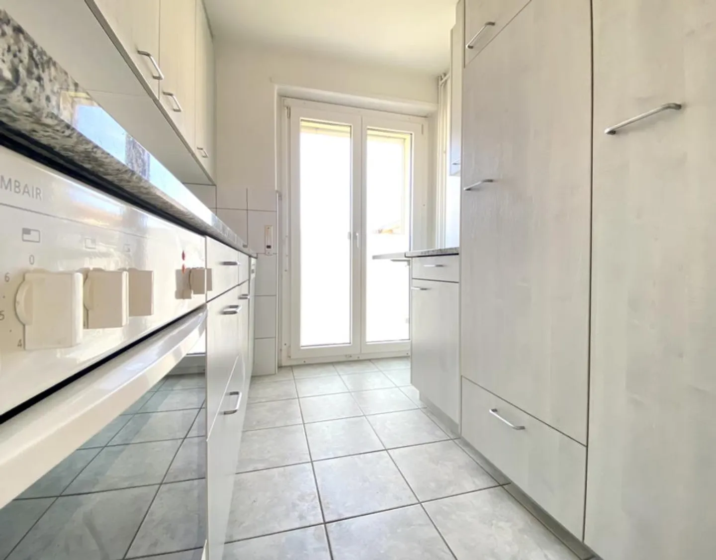 Appartamento luminoso in una posizione tranquilla nel popolare quartiere di Wesemlin - Foto 5 di 9