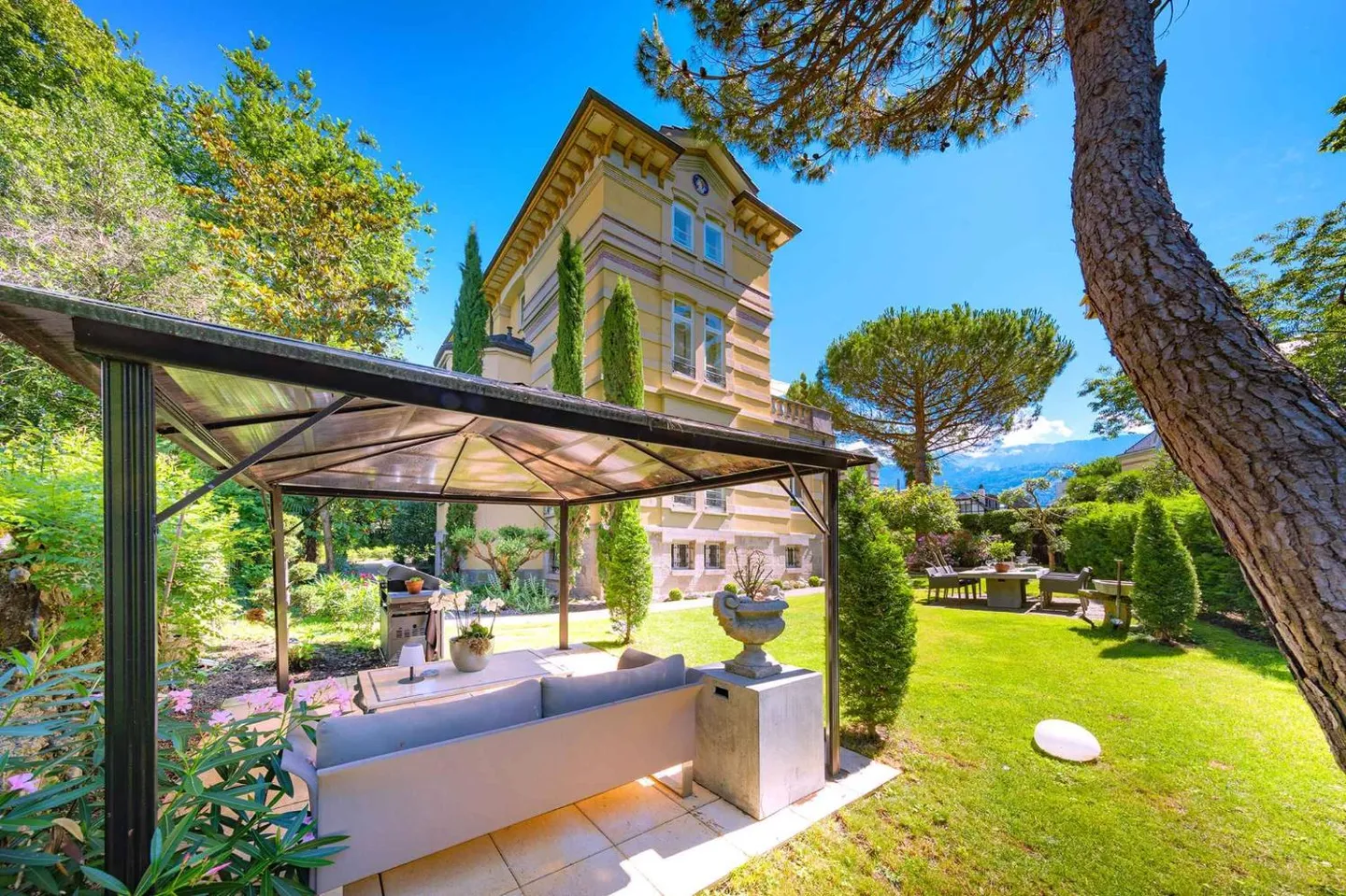 Villa de Prestige Près du Lac - Photo 2 sur 12