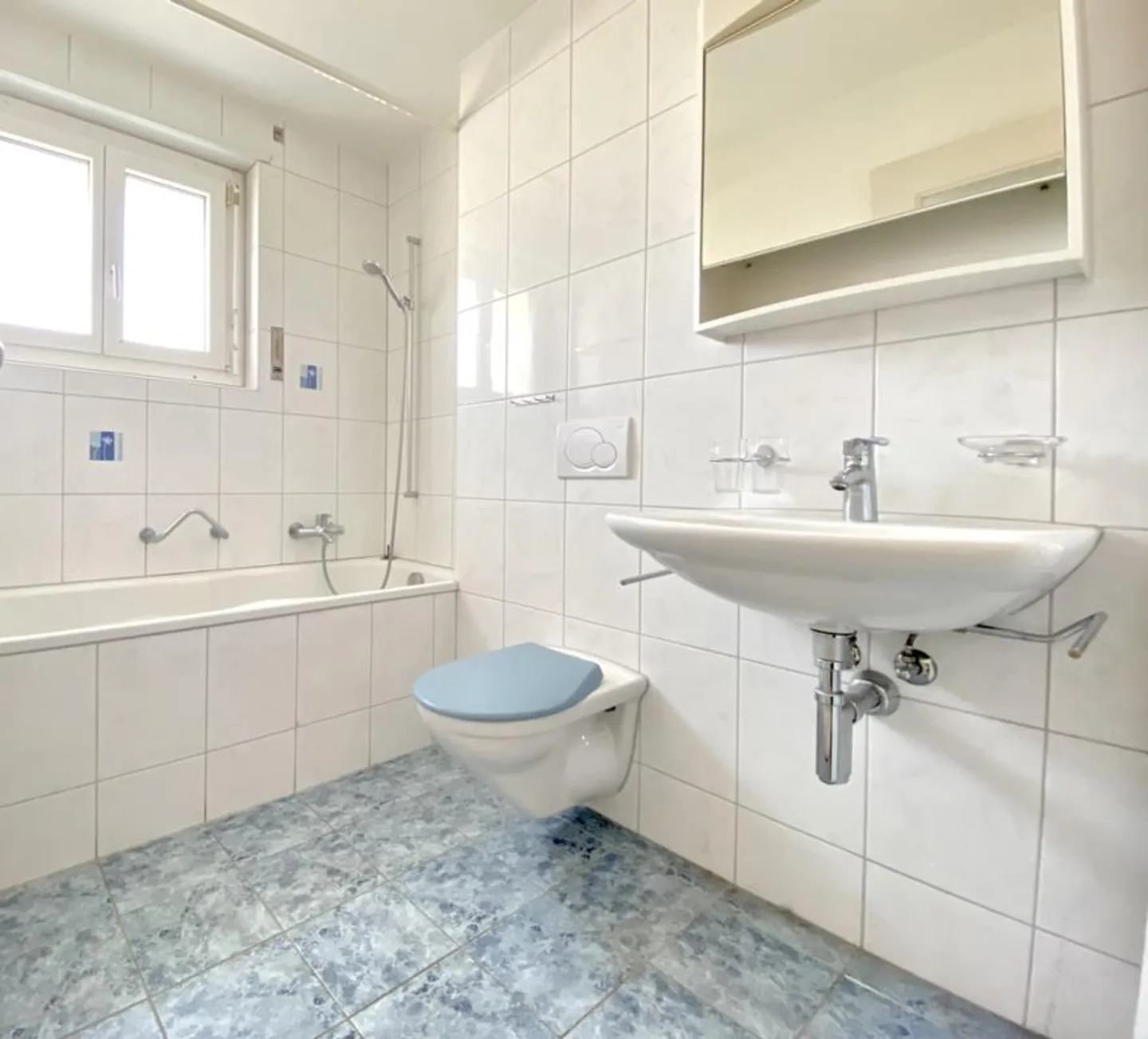 Appartamento luminoso in una posizione tranquilla nel popolare quartiere di Wesemlin - Foto 7 di 9