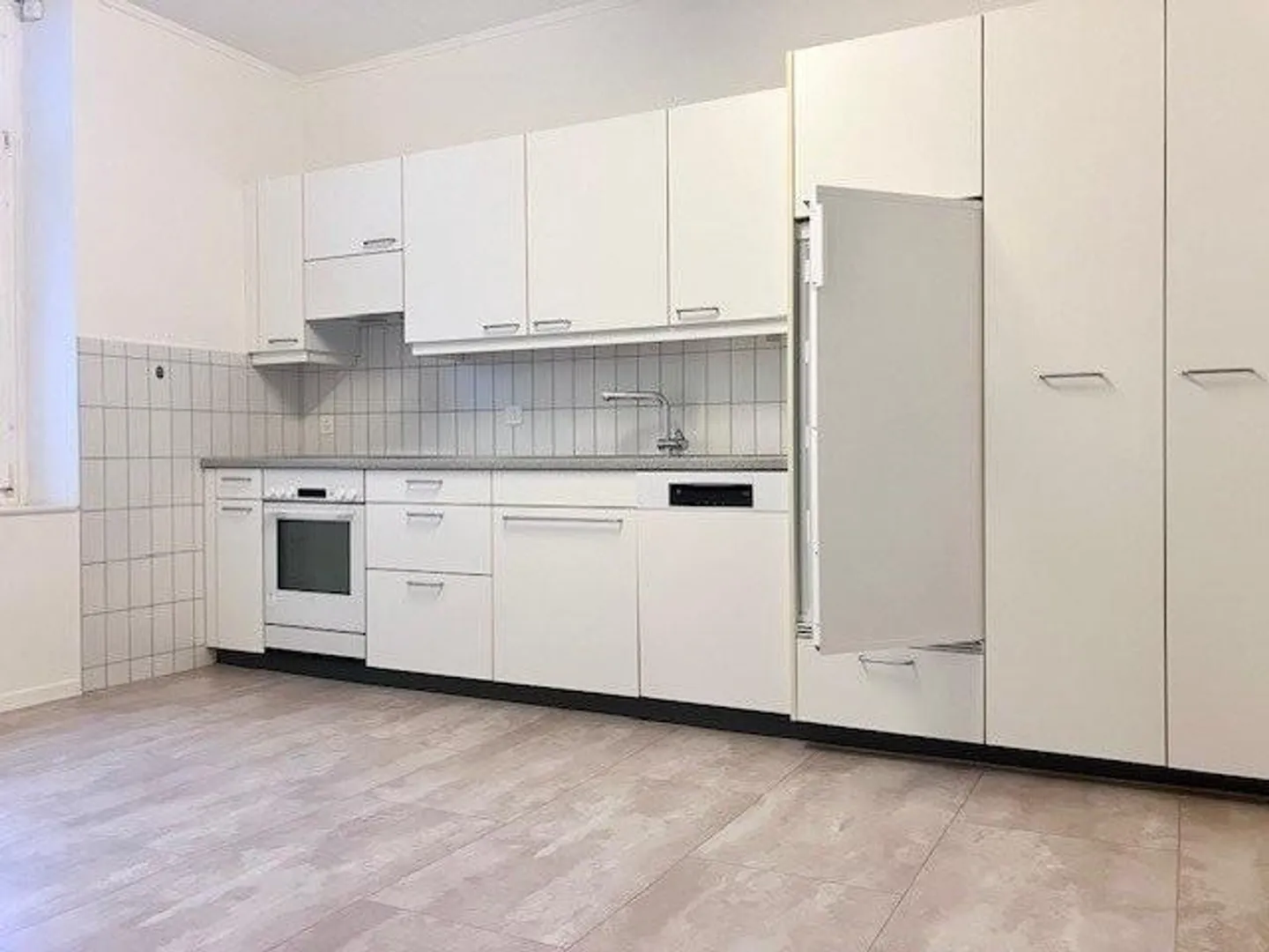 La tua nuova condivisione? Ampio appartamento di 6 stanze in centro da affittare - Foto 4 di 12