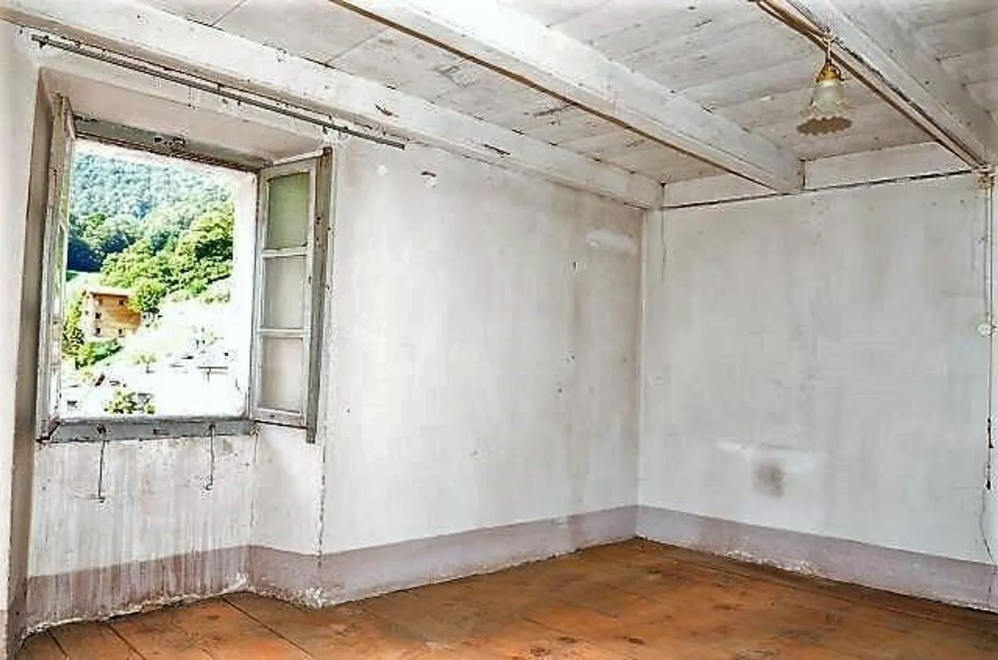 Maison dans le village avec jardin et terrasse très ensoleillée, calme avec belle vue - Photo 10 sur 13