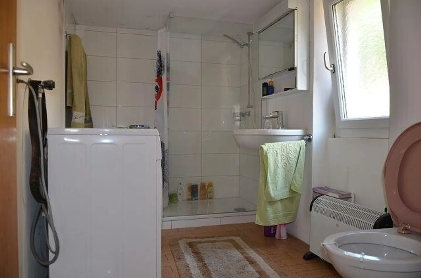 Maison dans le village avec jardin et terrasse très ensoleillée, calme avec belle vue - Photo 13 sur 13