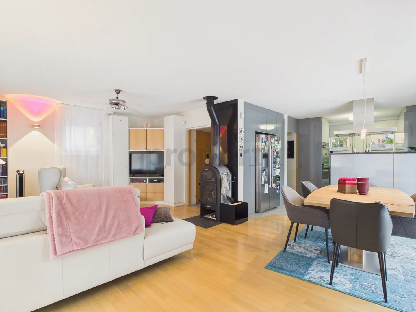 Grosszügiges 7.5-Zimmer-Einfamilienhaus mit Balkon - Foto 2 von 13