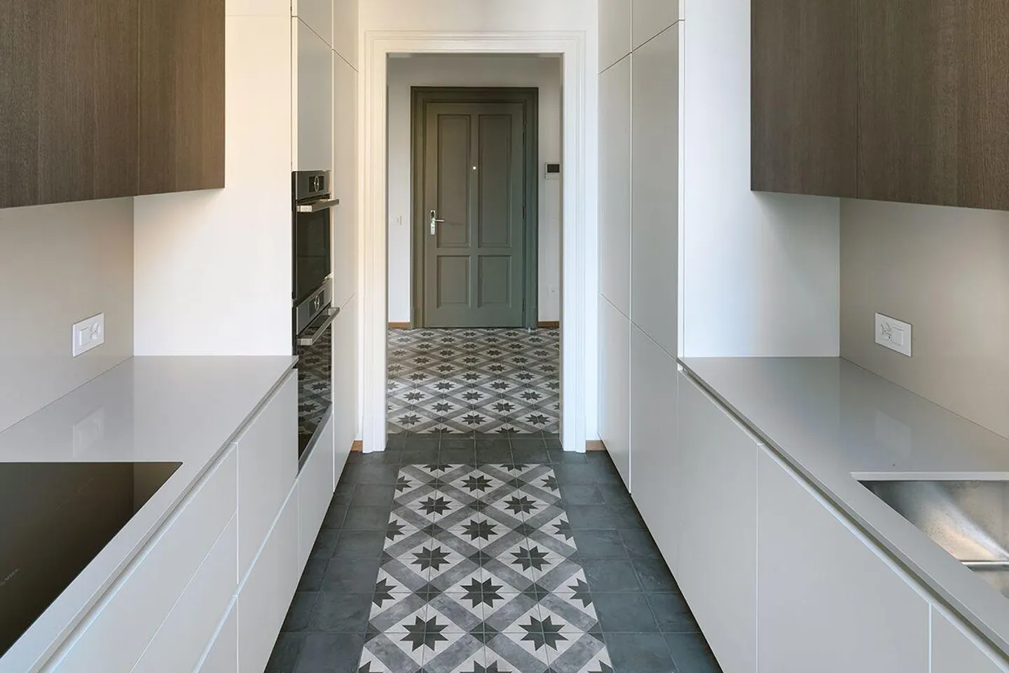 Beautiful apartment in a historic house - Photo 7 of 16