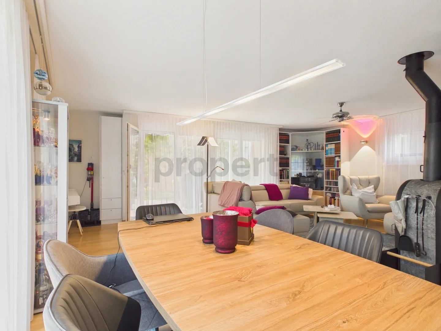 Grosszügiges 7.5-Zimmer-Einfamilienhaus mit Balkon - Foto 4 von 13