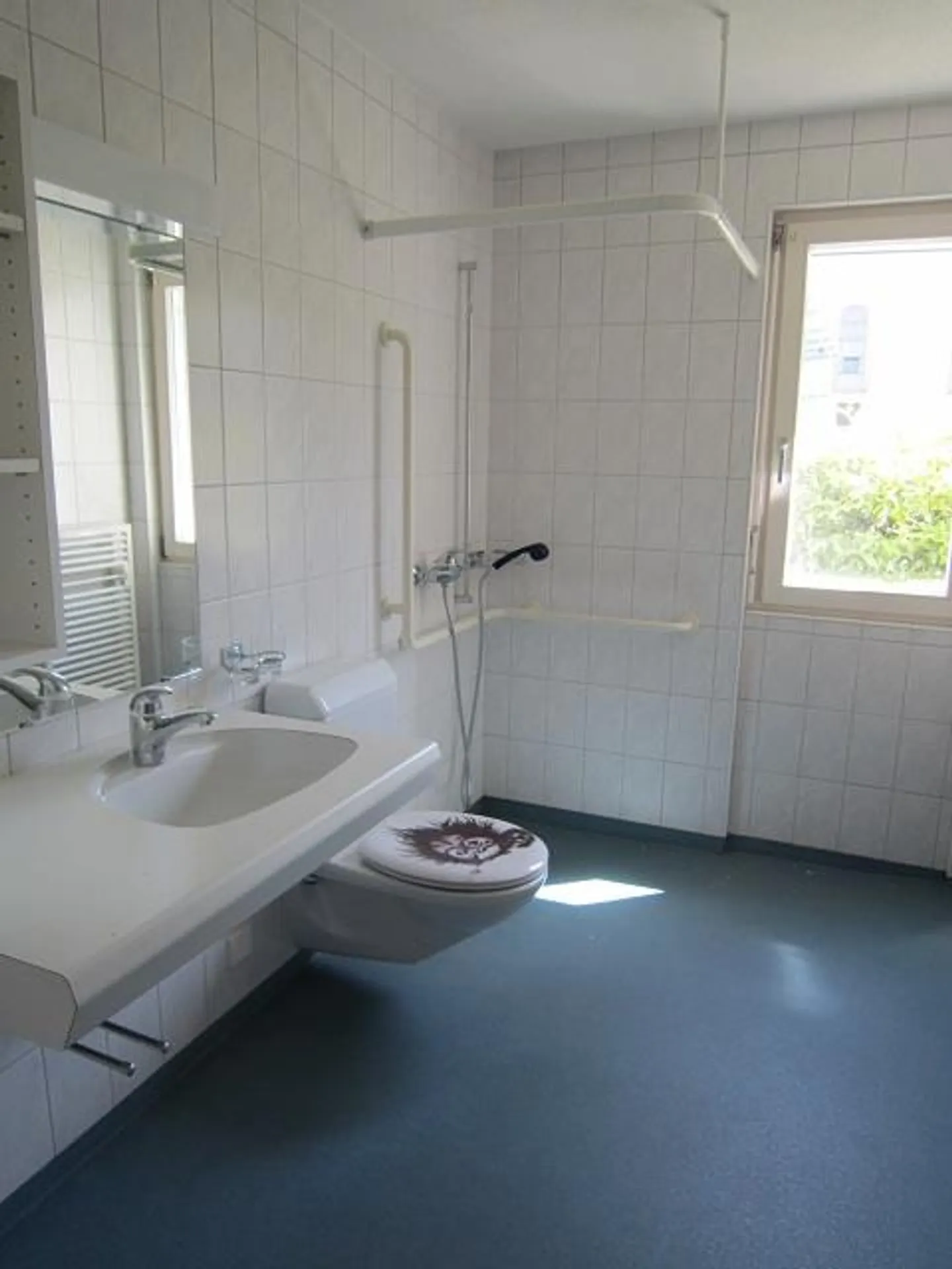 Appartamento mansardato accessibile in sedia a rotelle - Vita rurale vicino ai mezzi pubblici - Foto 4 di 7