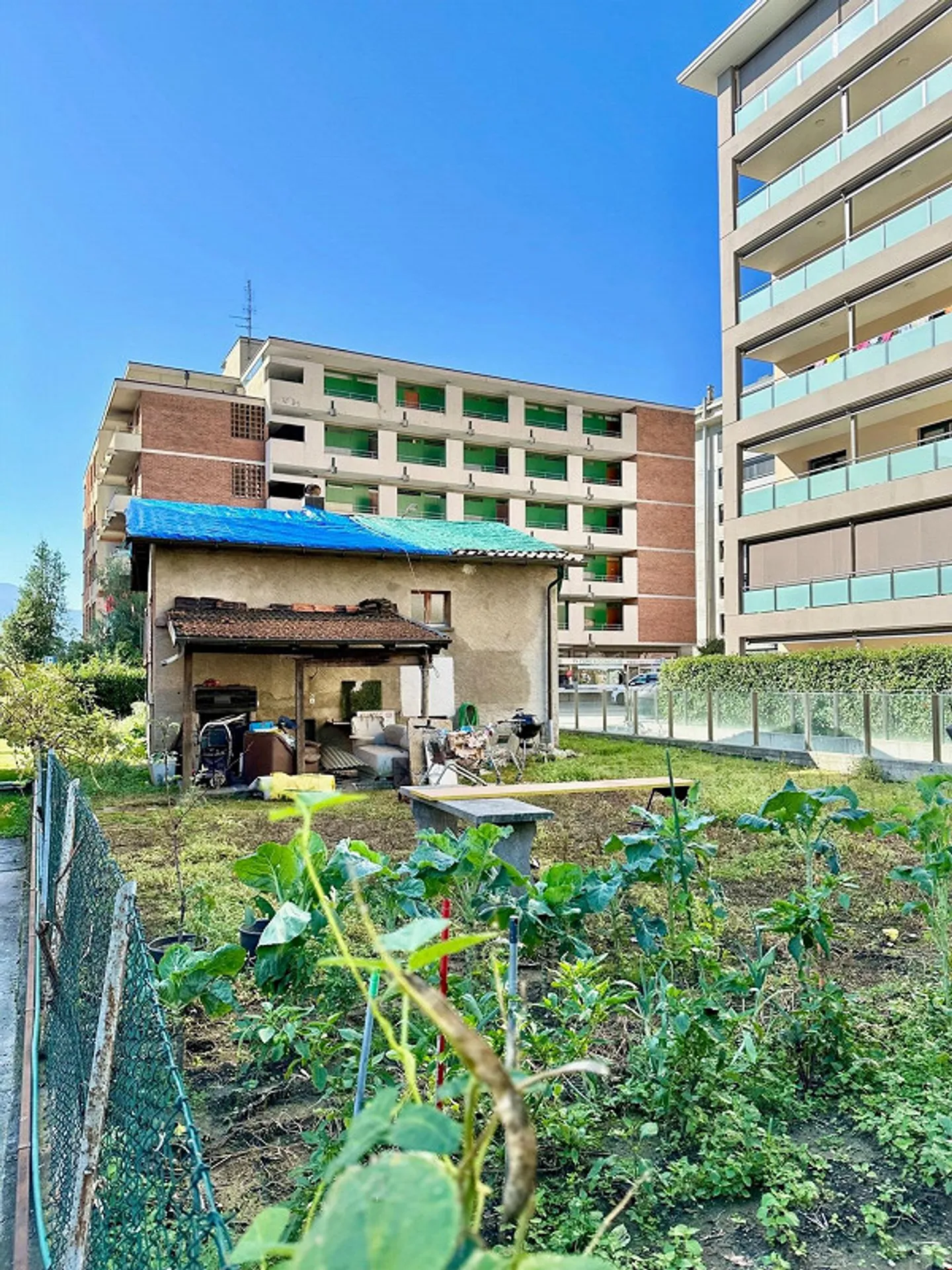 Petite maison avec terrain constructible - Photo 3 sur 6