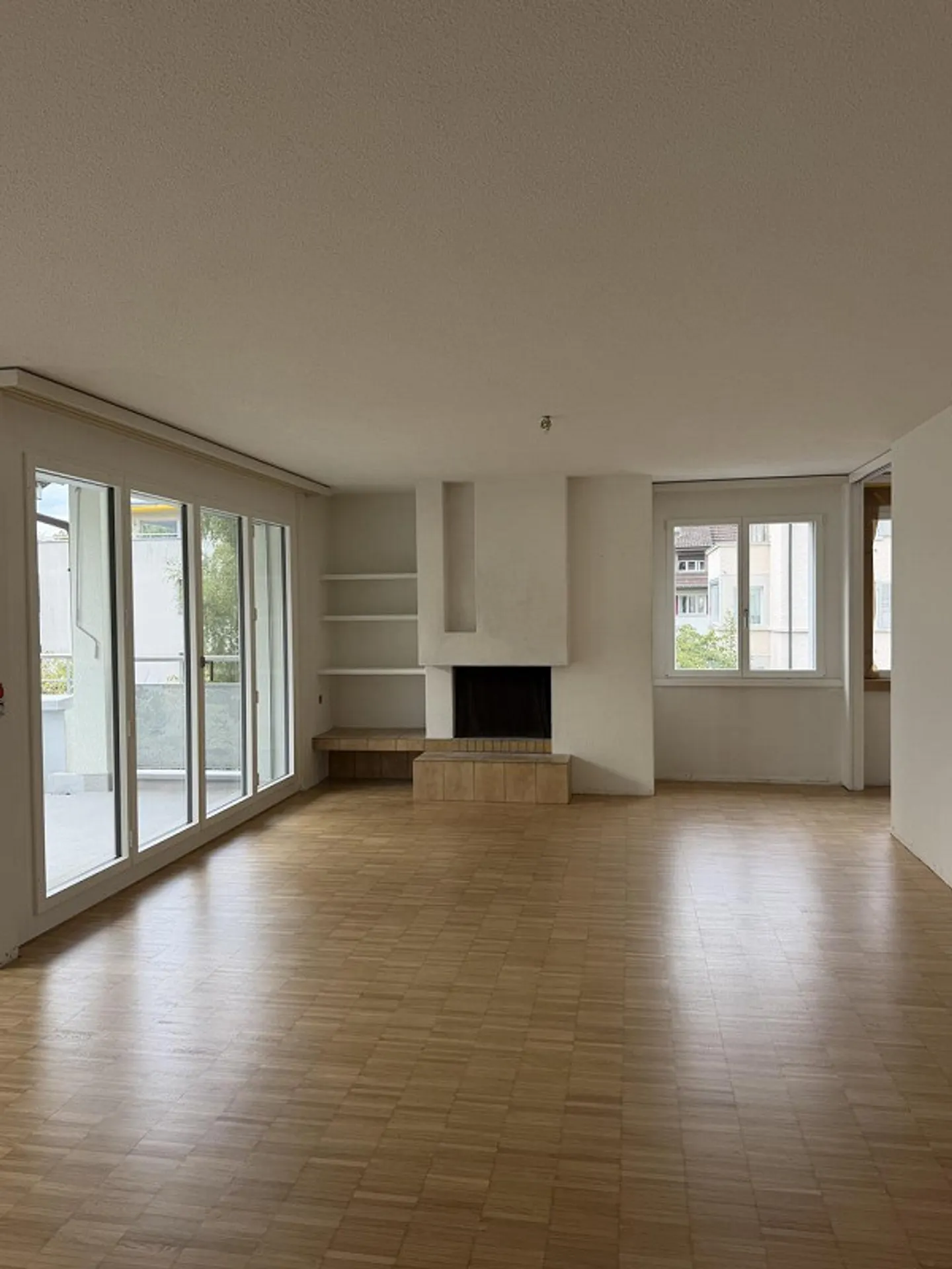Spacious Apartment in Wesemlin - Photo 3 of 8