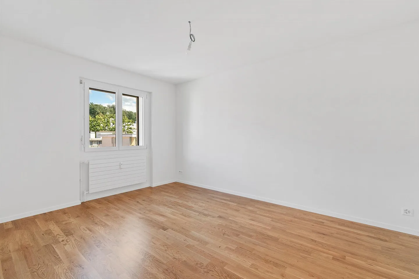 Modern 2.5-room apartment with patio - Photo 5 of 6