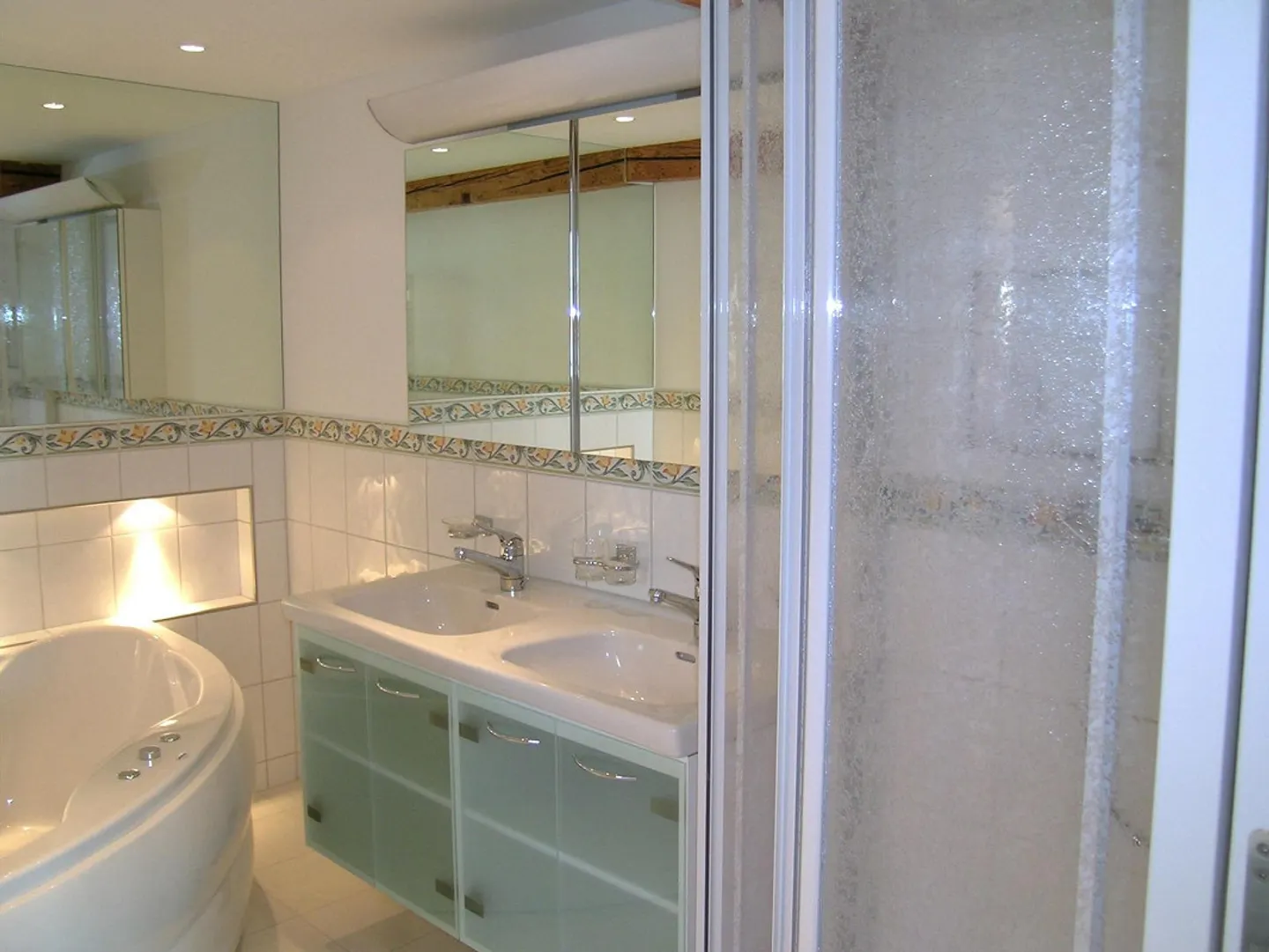 Charmante 5.5 Zimmer-Attikawohnung im Dorfkern - Foto 4 di 8
